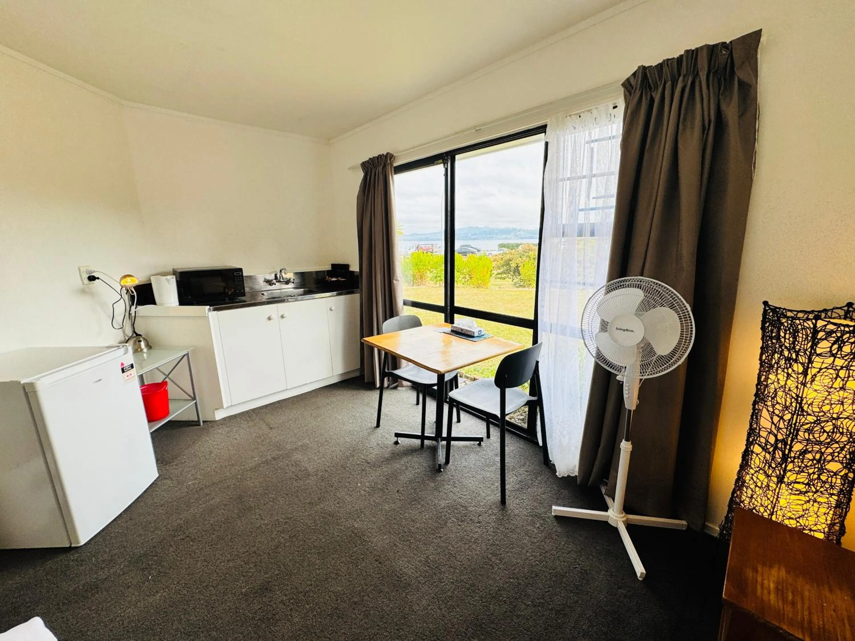 Kitchen or kitchenette in Chelmswood Motel Taupo