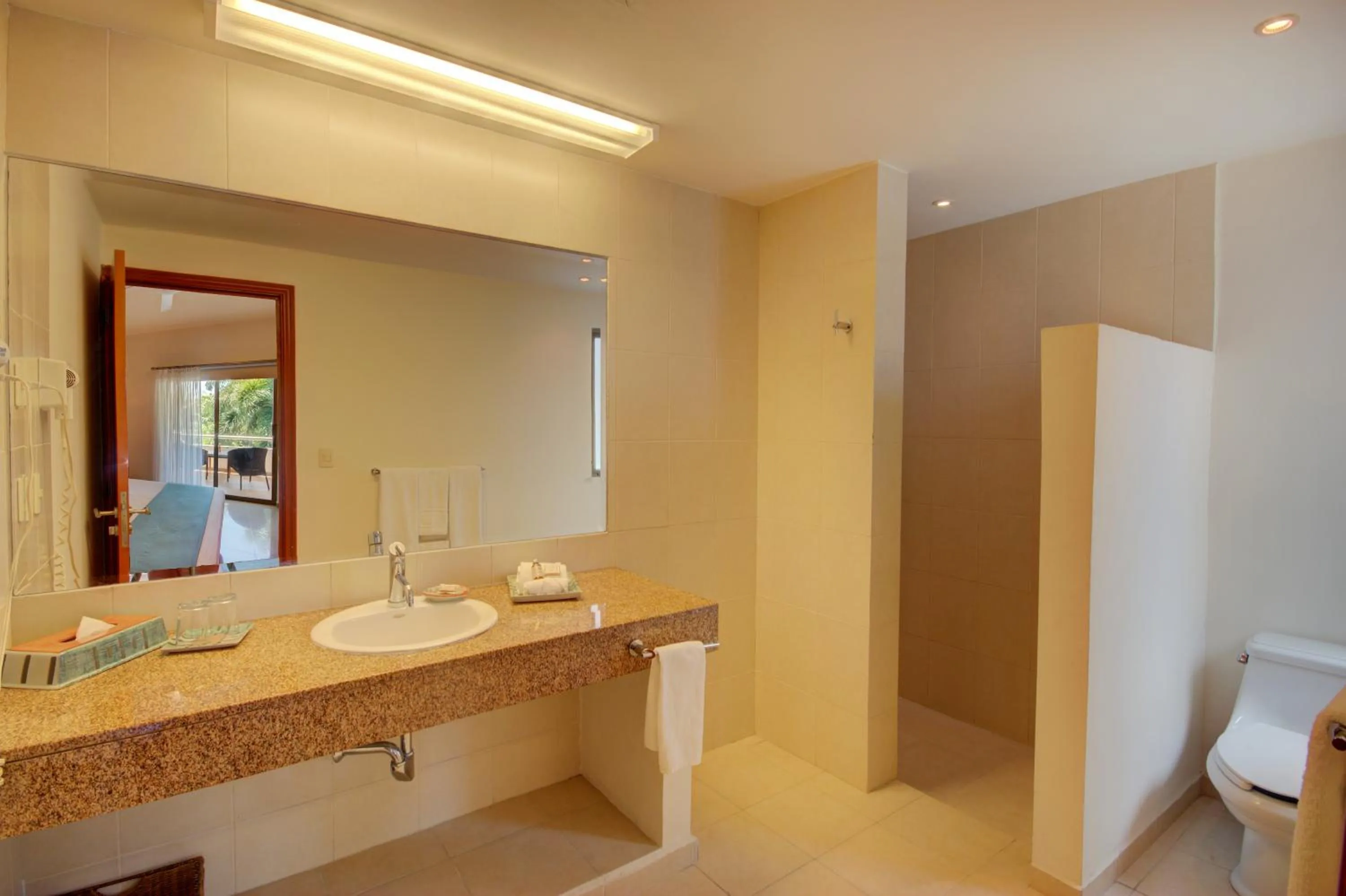 Bathroom in Riviera Maya Suites