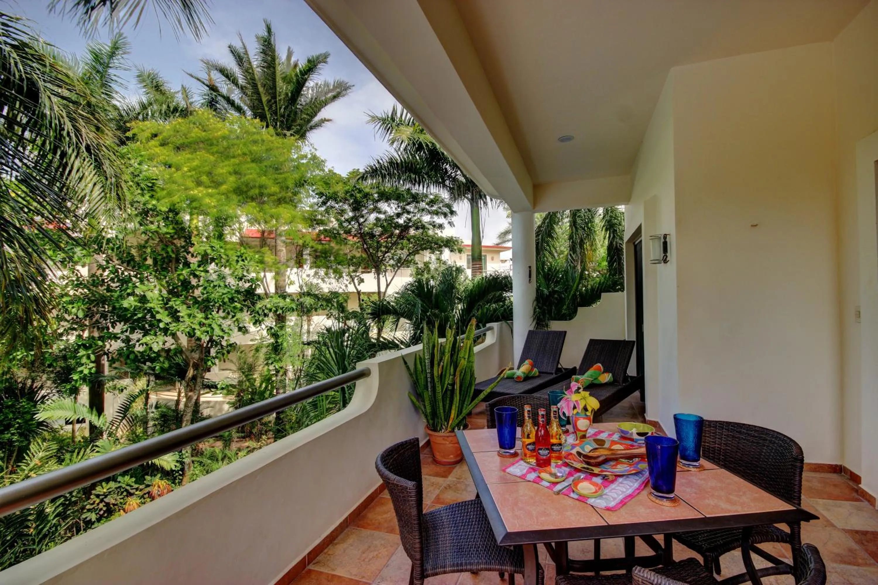 Spring in Riviera Maya Suites