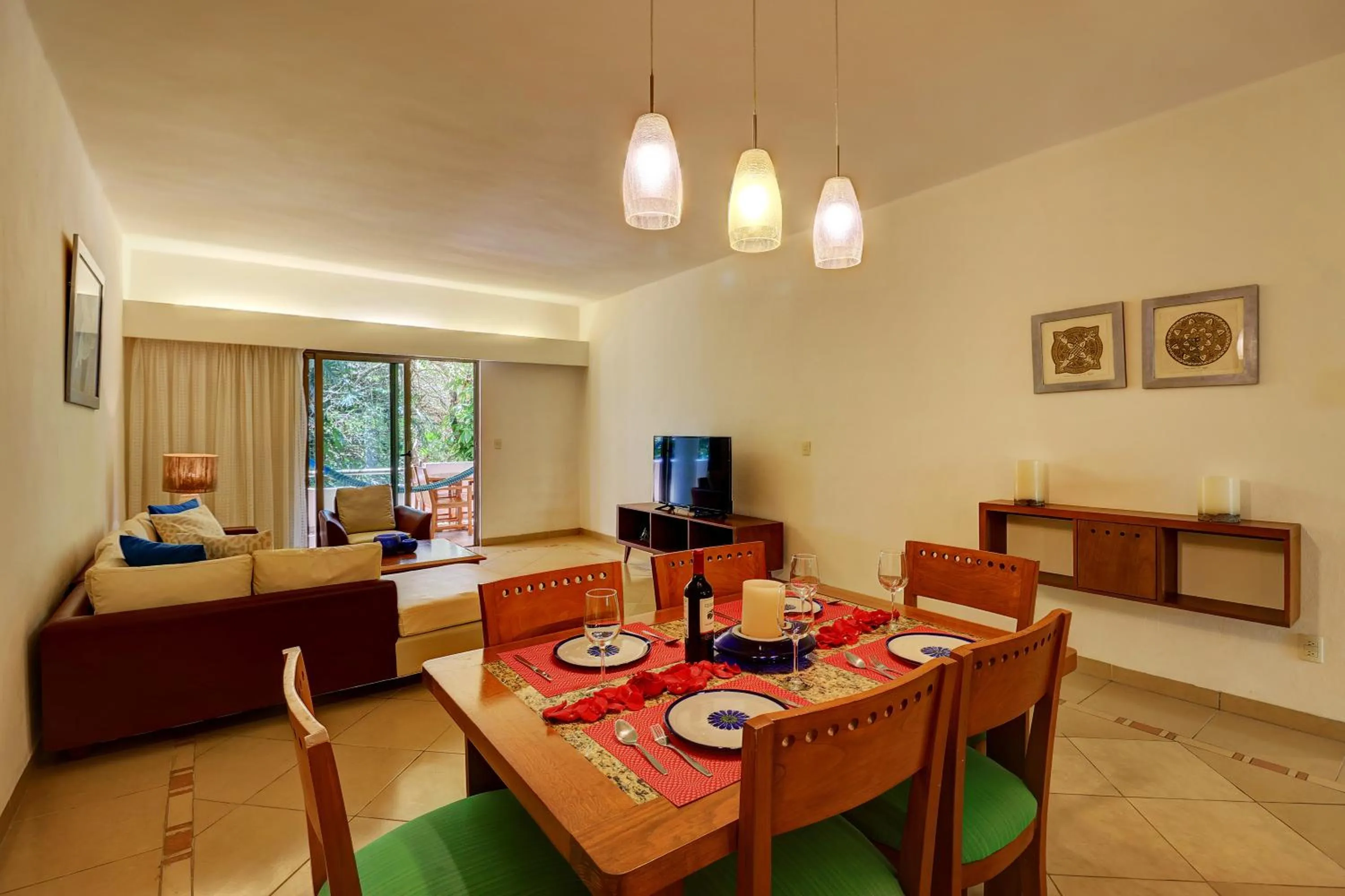 TV and multimedia in Riviera Maya Suites