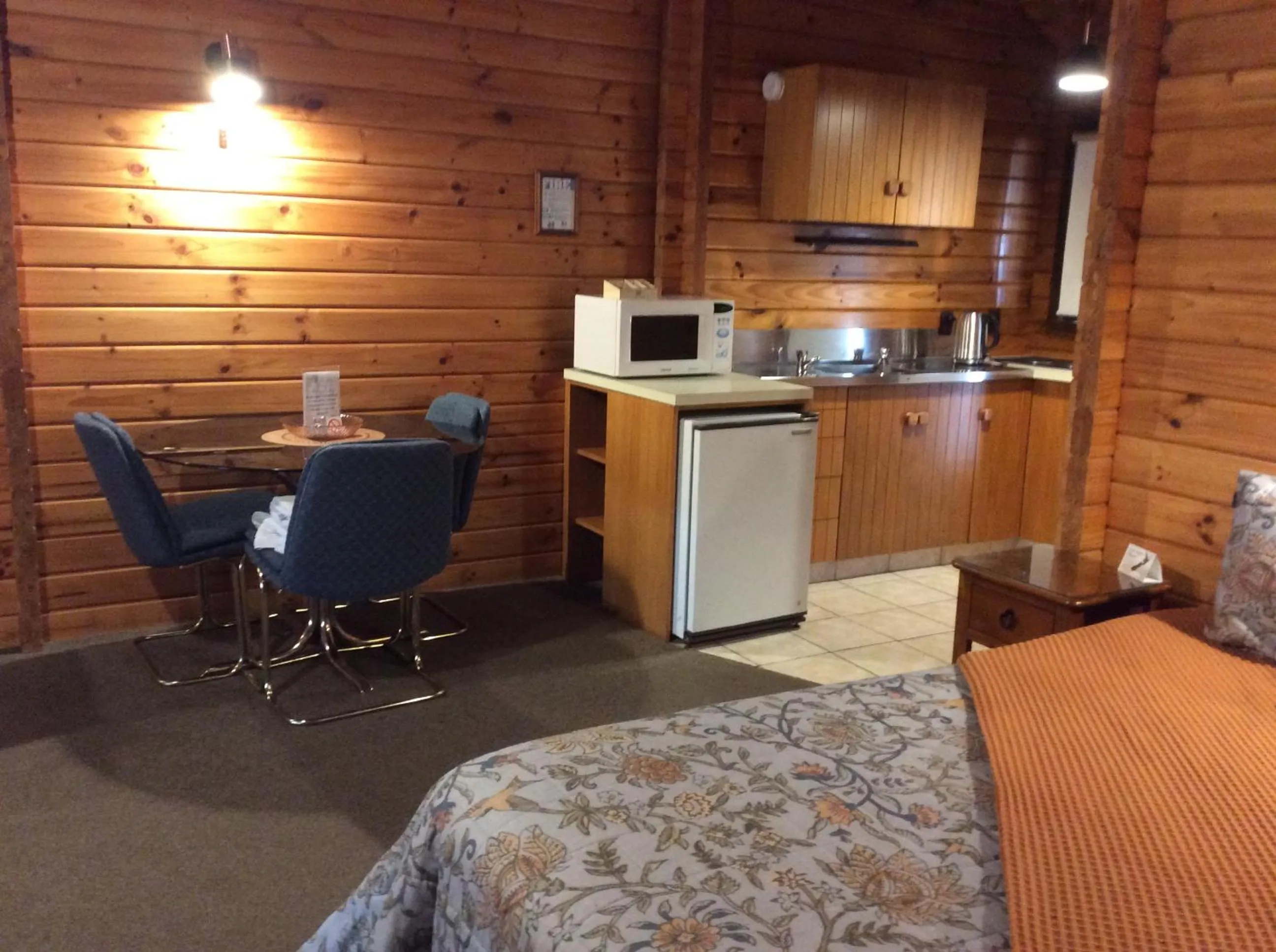 Alpine Lodge Motel