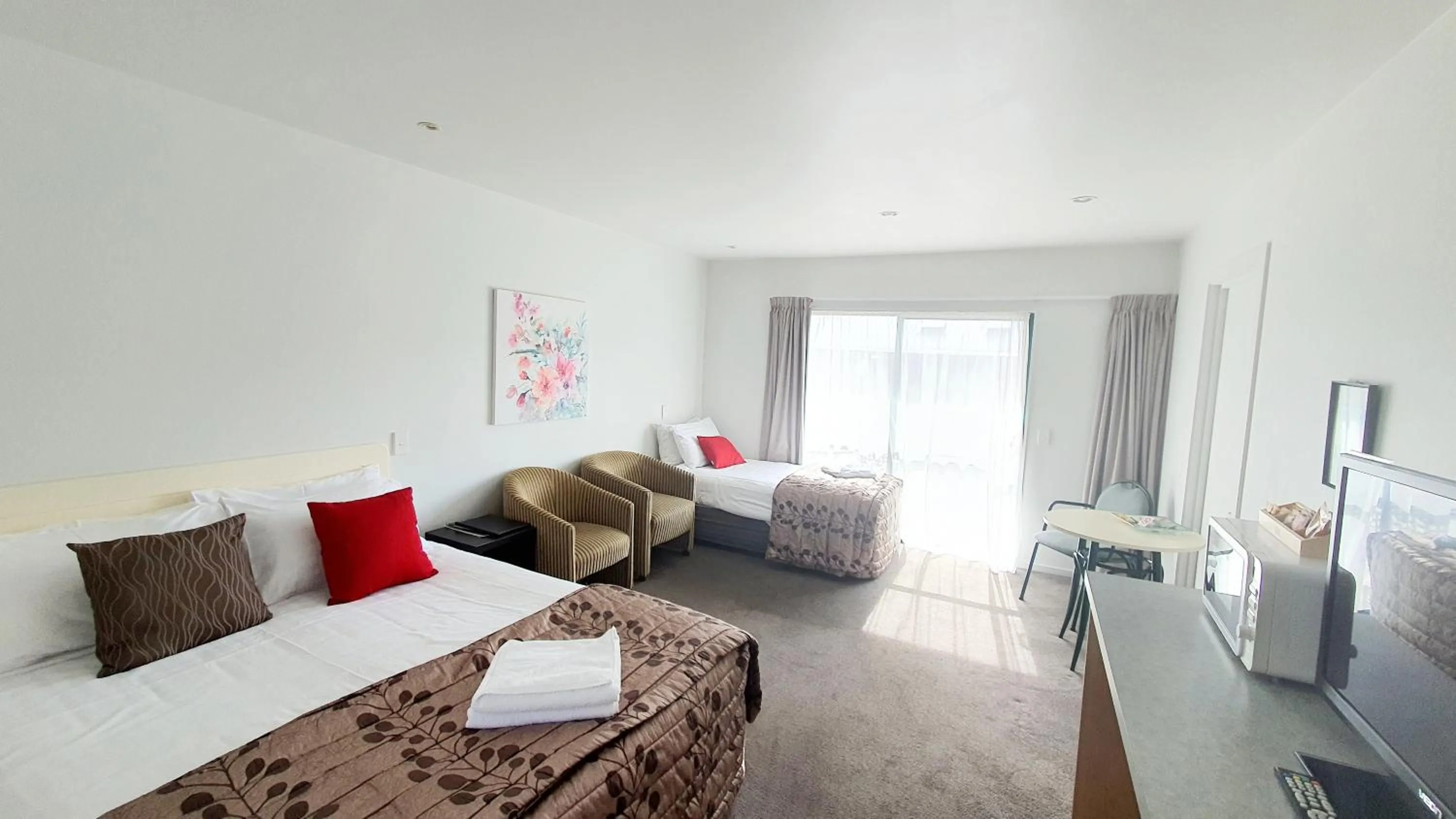 Bed in Alpine Lodge Motel