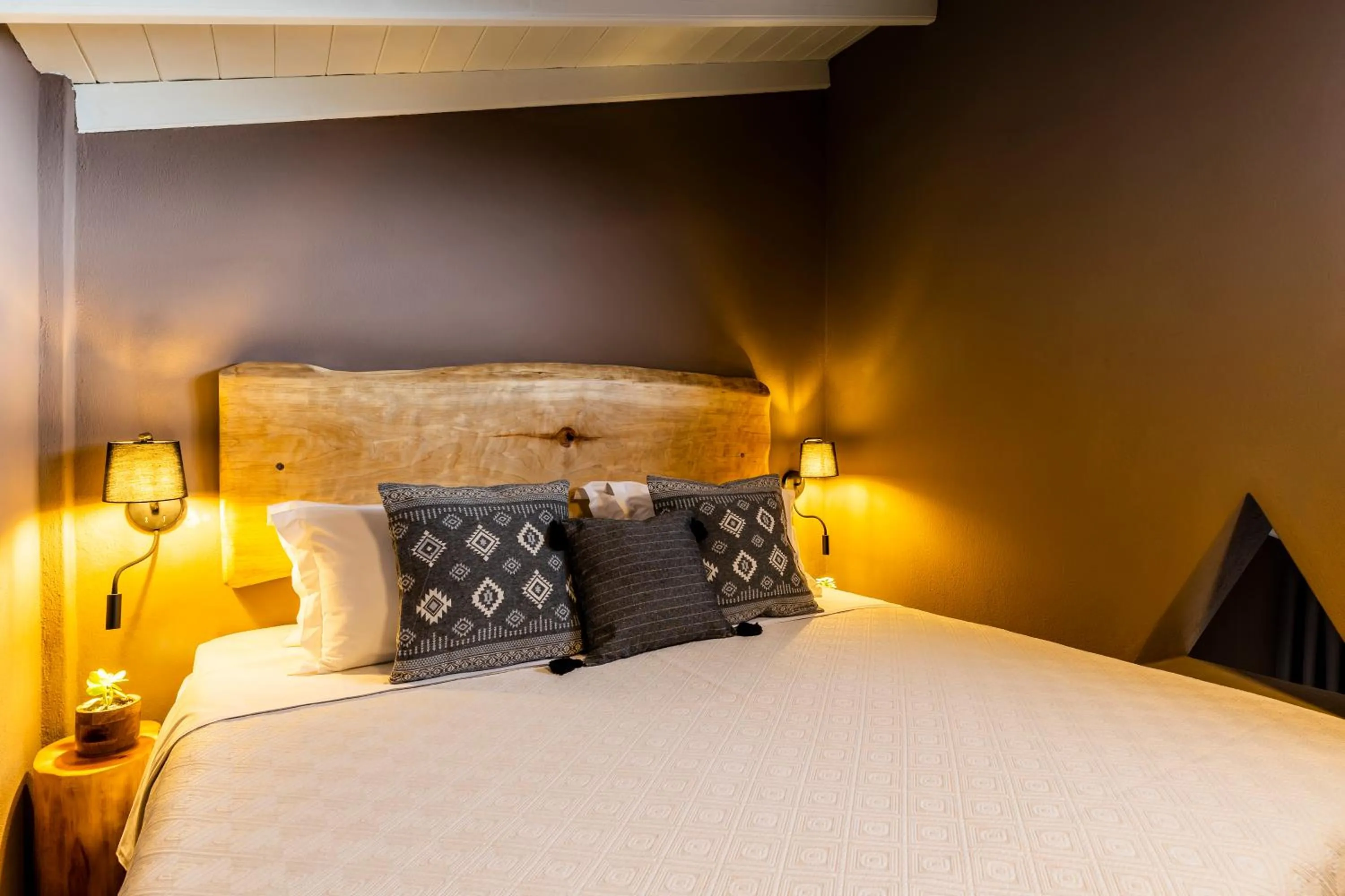 Bedroom, Bed in Skiathos Avaton Suites & Villas, Philian Hotels and Resorts