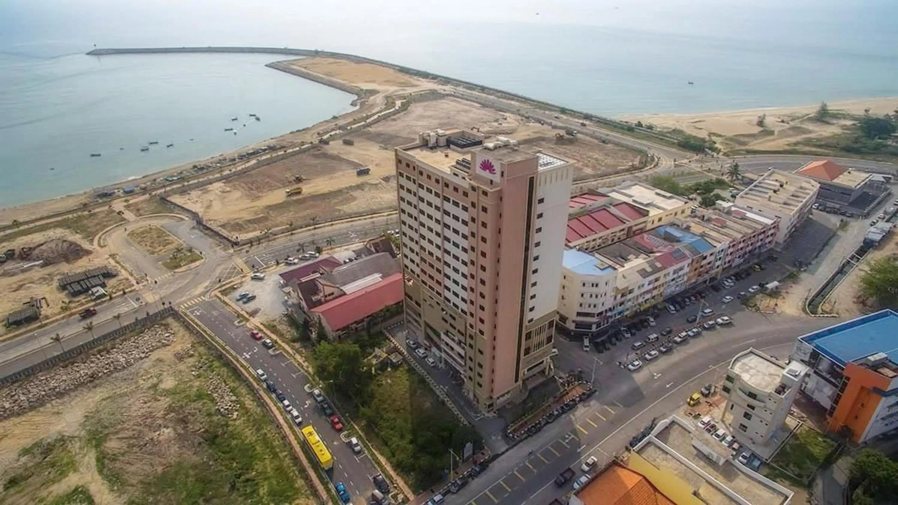 Property building in Hotel Tanjong Vista