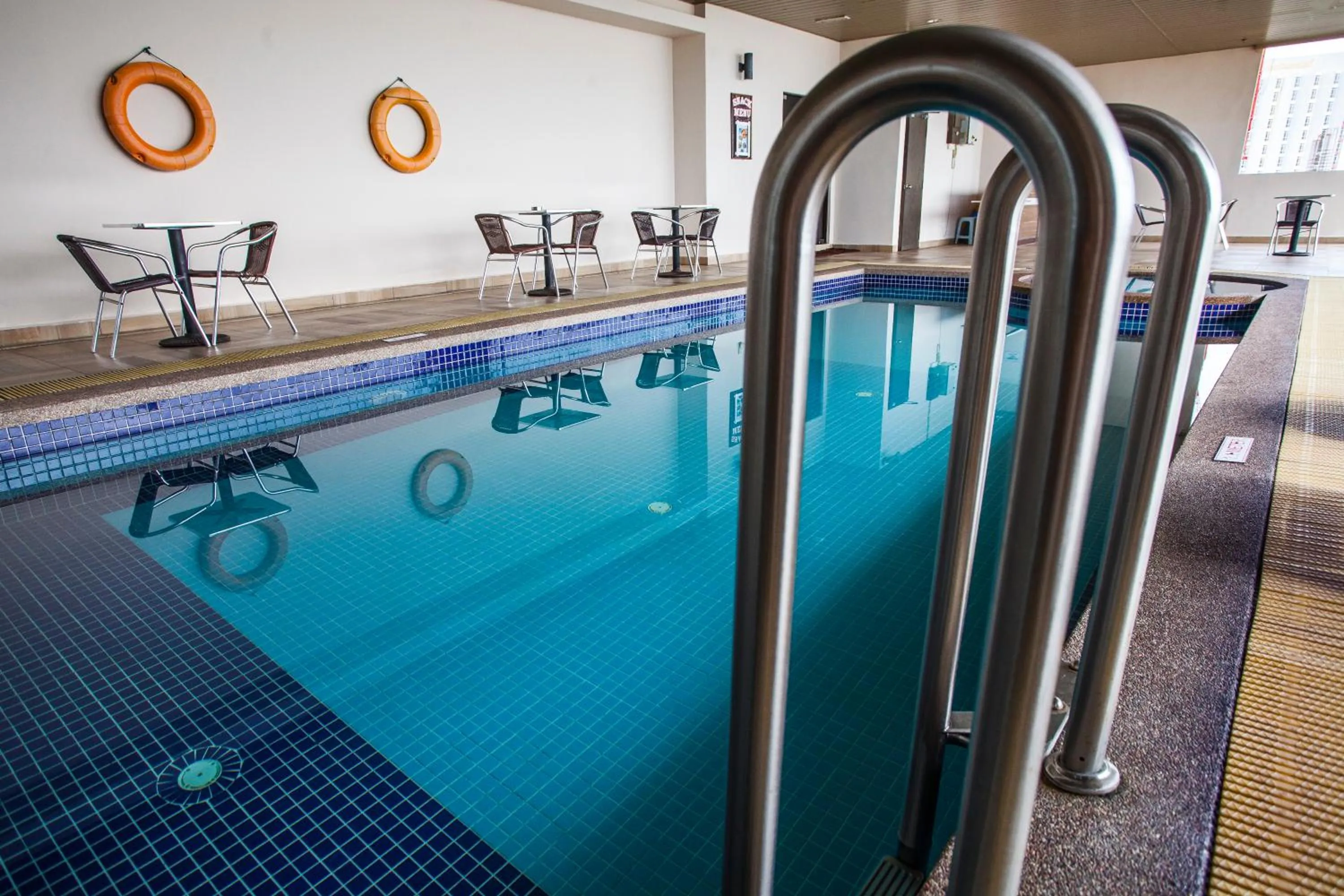 Swimming pool in Hotel Tanjong Vista