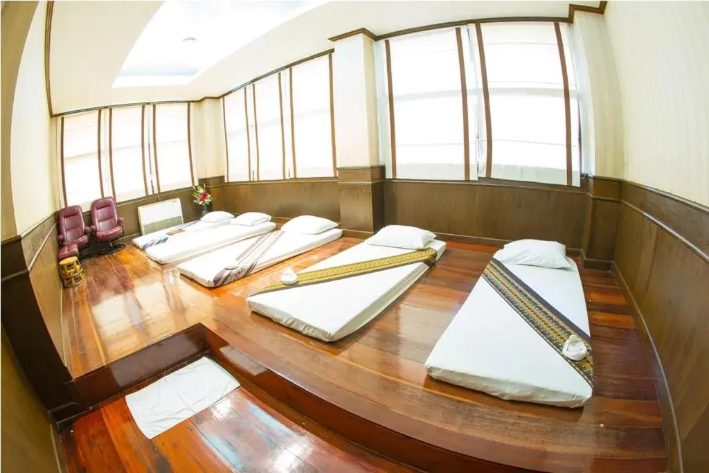 Spa and wellness centre/facilities, Bed in Golden Pine Resort and Spa Spa and wellness centre/facilities, Bed in Golden Pine Resort and Spa