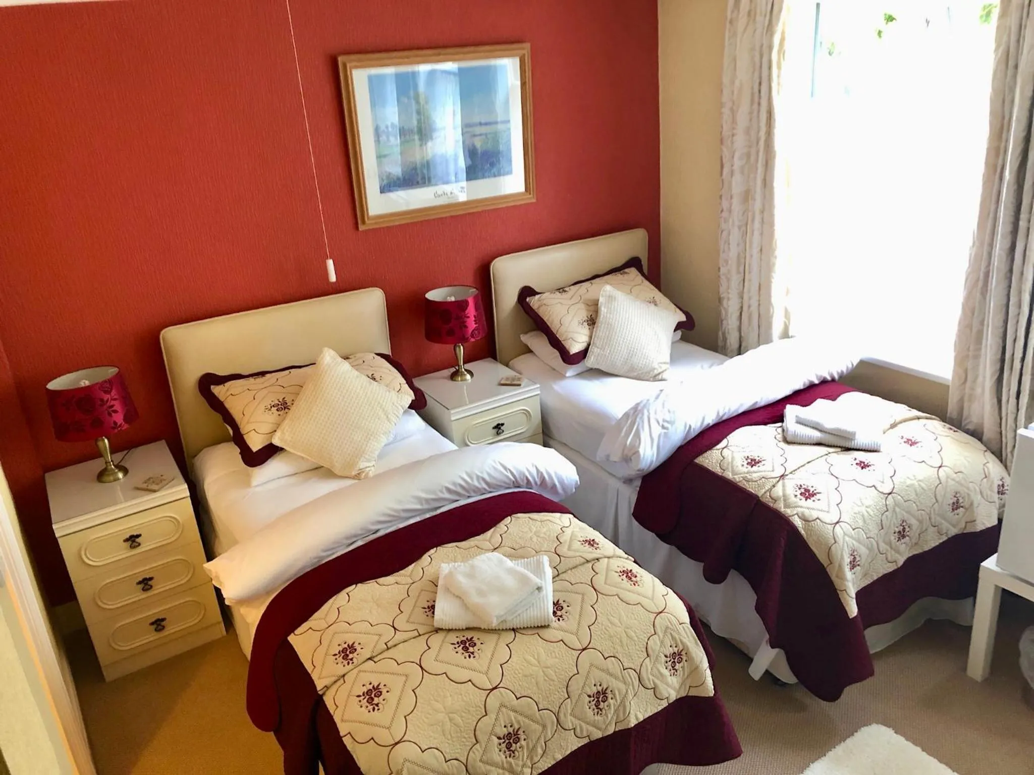 Twin Room with Shower in Villa Marina