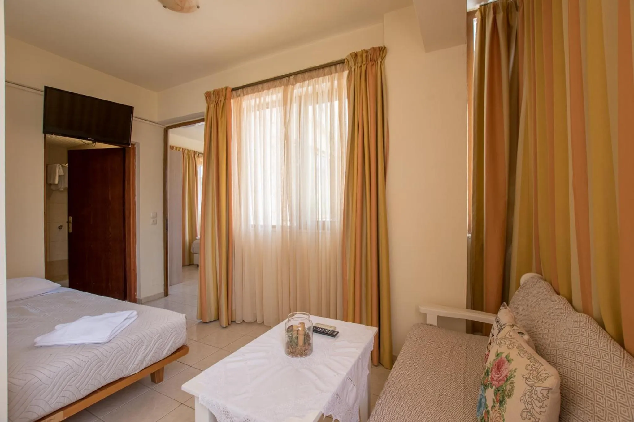 TV and multimedia, Bed in Danelis Studios & Apartments