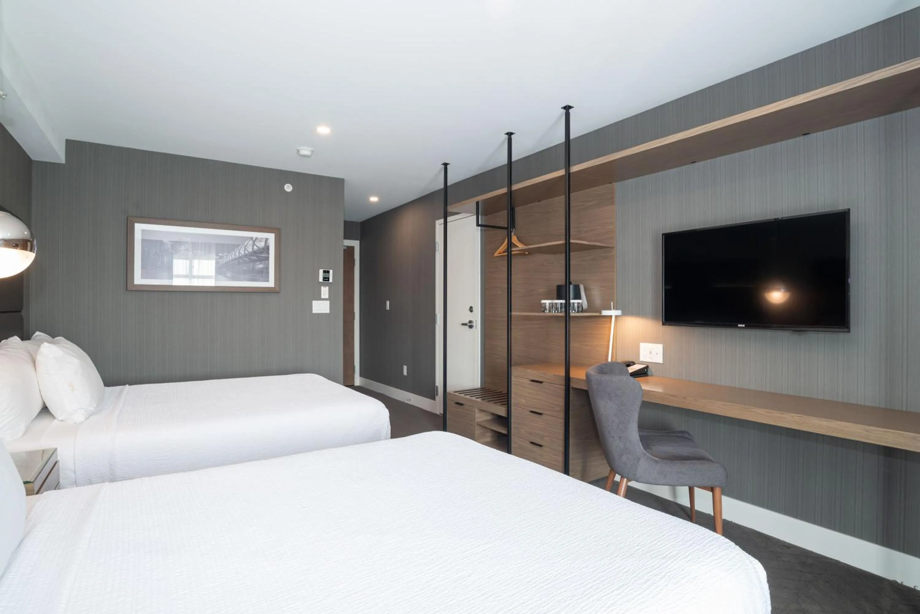 Photo of the whole room, Bed in Sandman Signature Calgary Airport Hotel