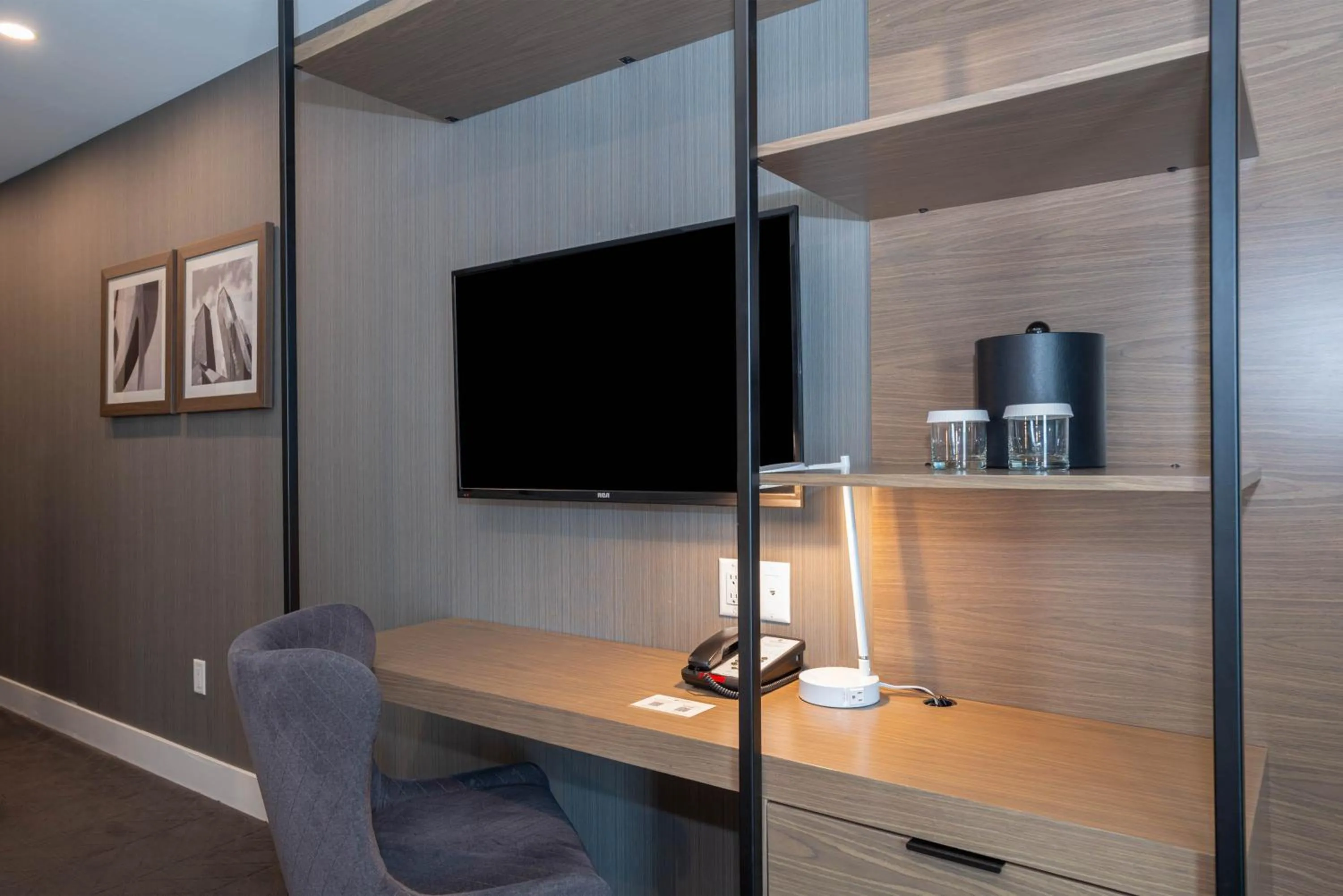 Photo of the whole room in Sandman Signature Calgary Airport Hotel