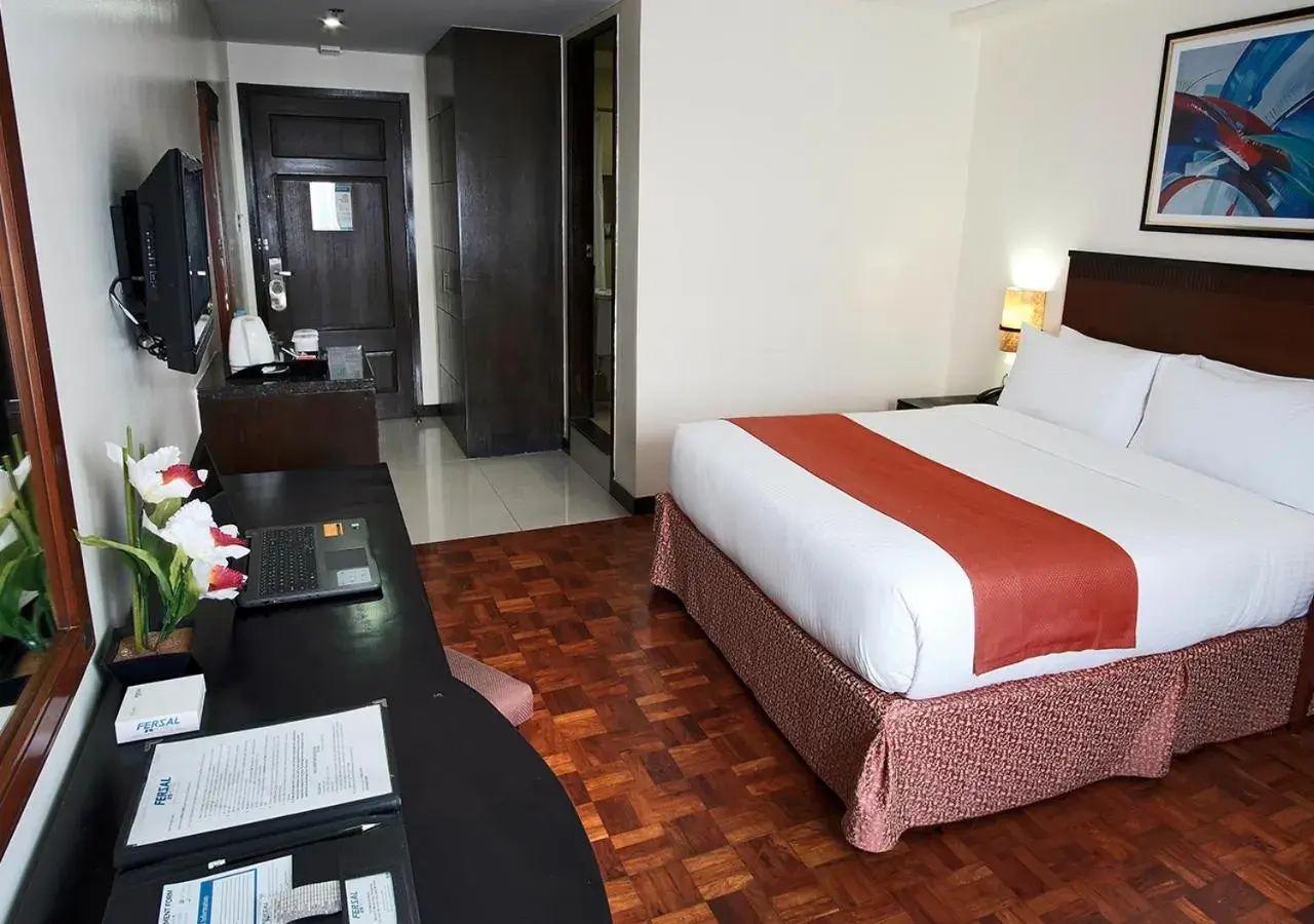 Bed in Fersal Hotel Neptune Makati Bed in Fersal Hotel Neptune Makati