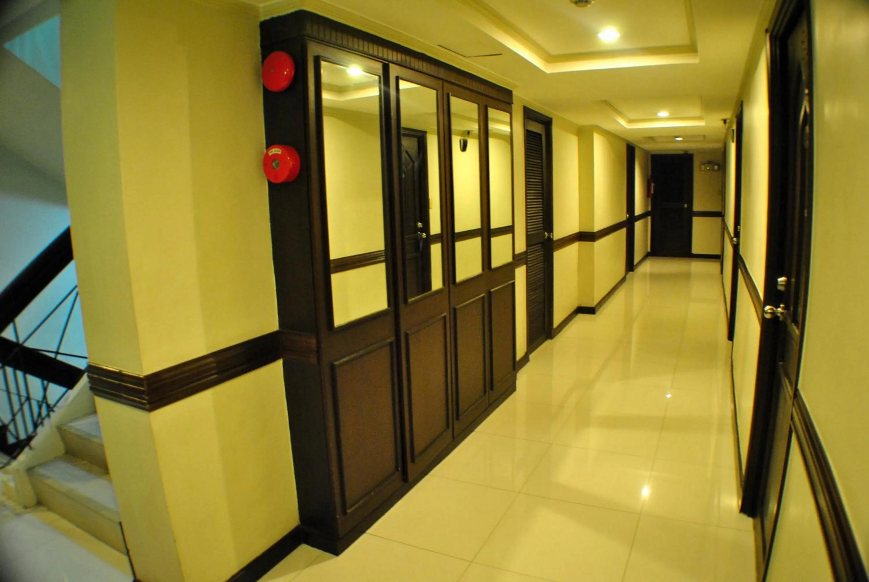 Area and facilities in Fersal Hotel Neptune Makati