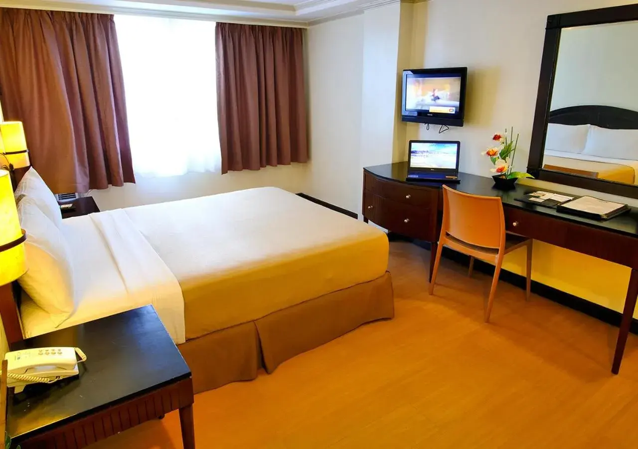 Bed in Fersal Hotel Neptune Makati Bed in Fersal Hotel Neptune Makati