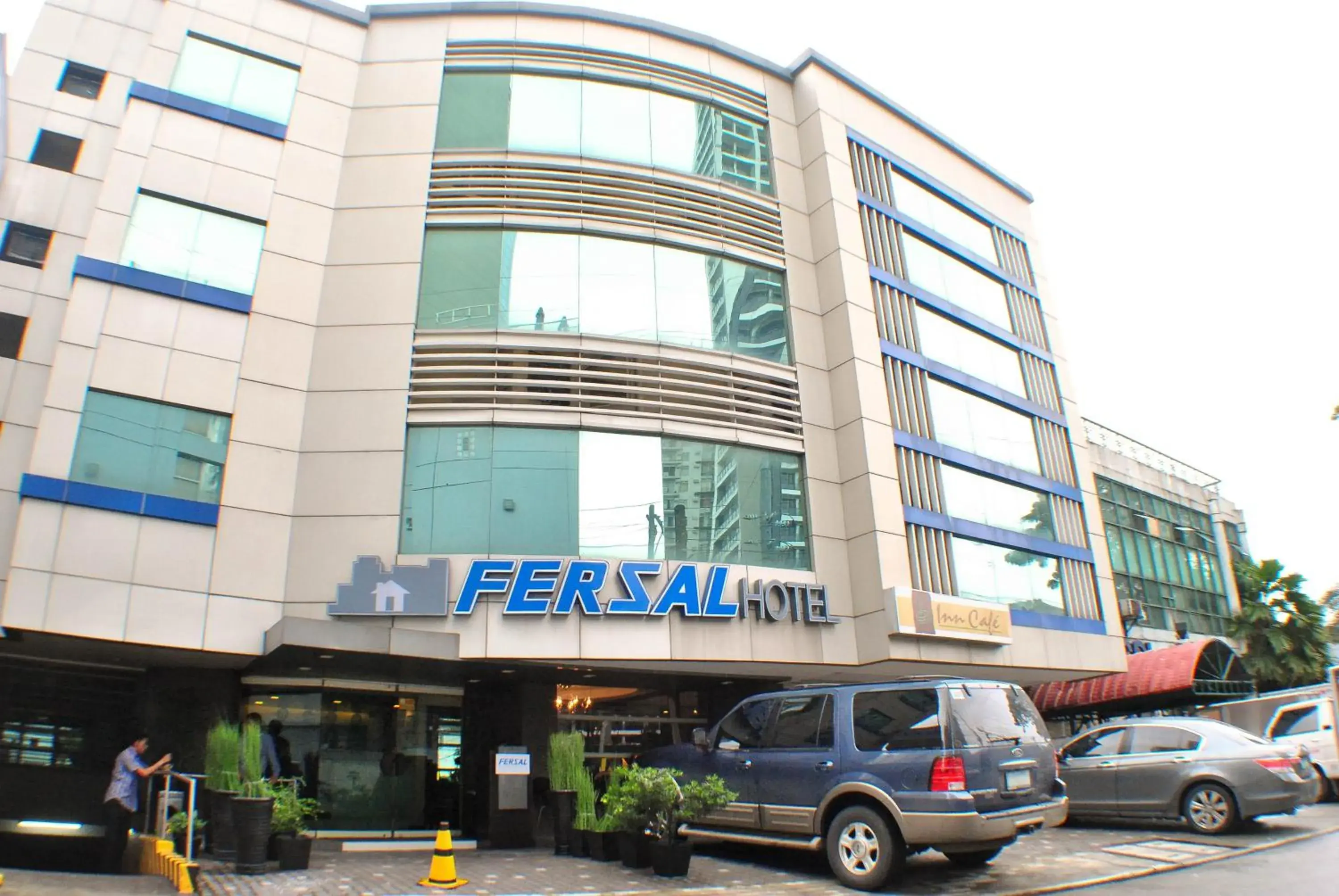 Facade/entrance in Fersal Hotel Neptune Makati Facade/entrance in Fersal Hotel Neptune Makati