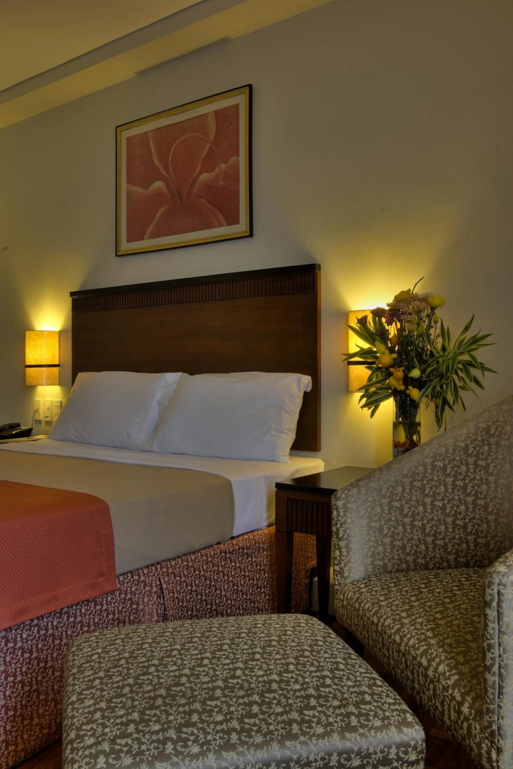 Bed in Fersal Hotel Neptune Makati