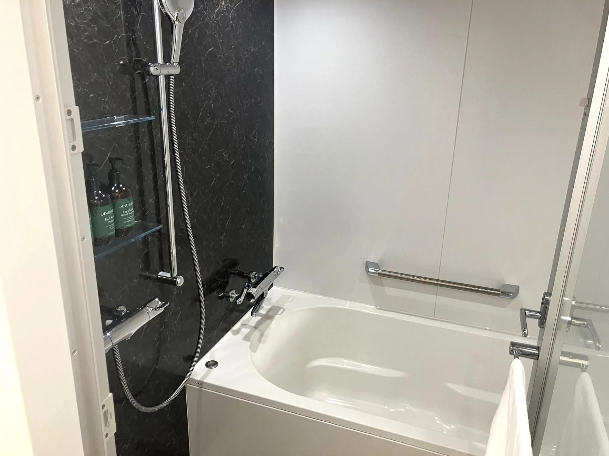 Photo of the whole room in ANA Crowne Plaza Sapporo by IHG