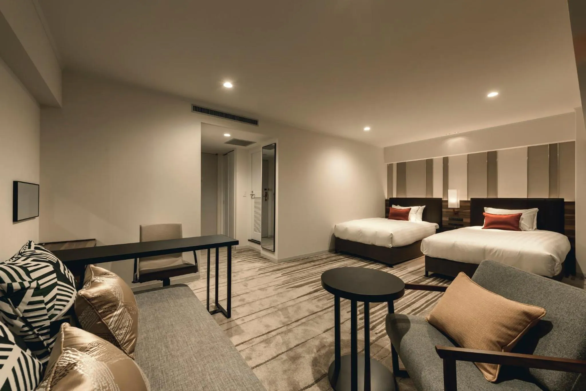 Photo of the whole room, Bed in ANA Crowne Plaza Sapporo by IHG