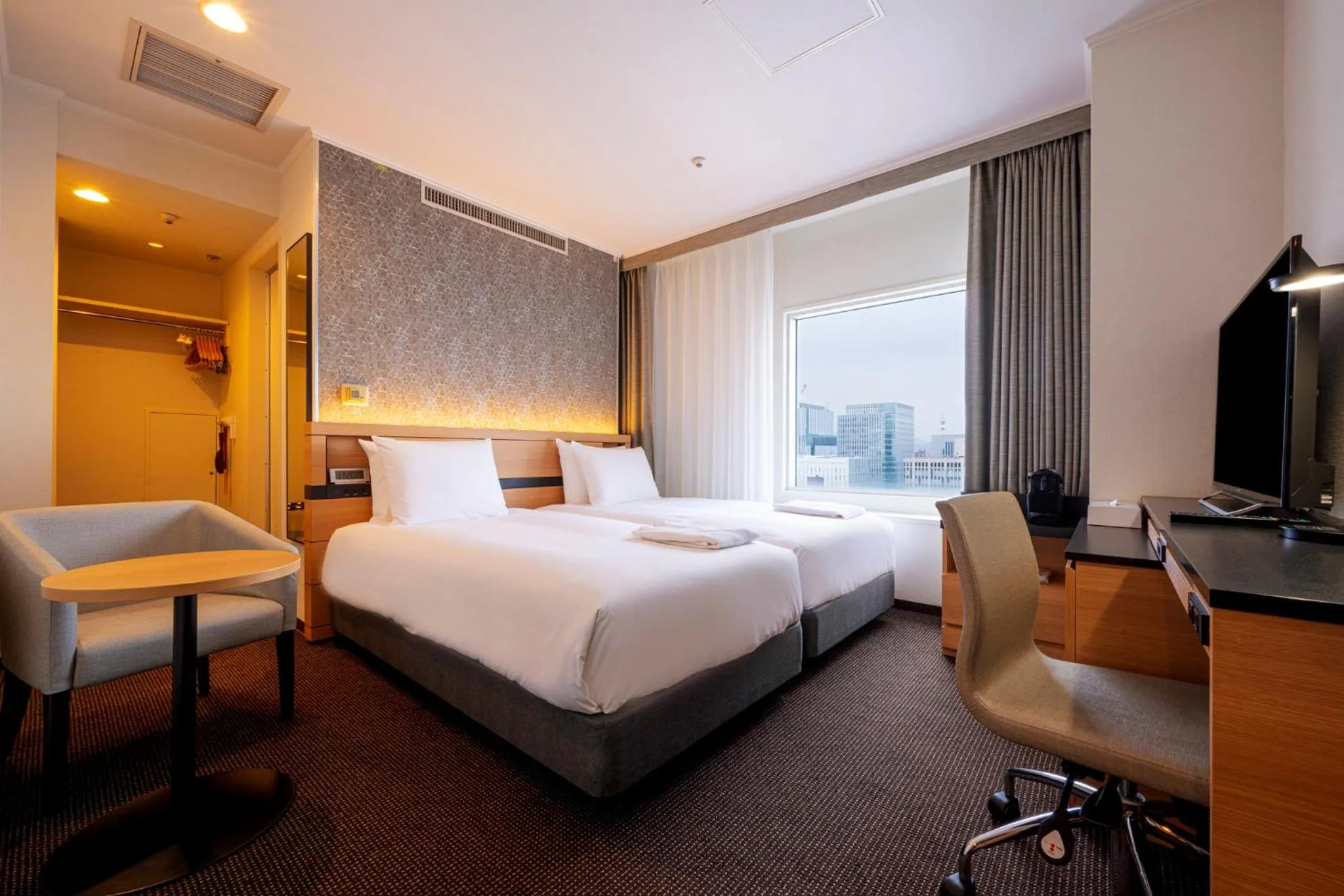 Photo of the whole room, Bed in ANA Crowne Plaza Sapporo by IHG