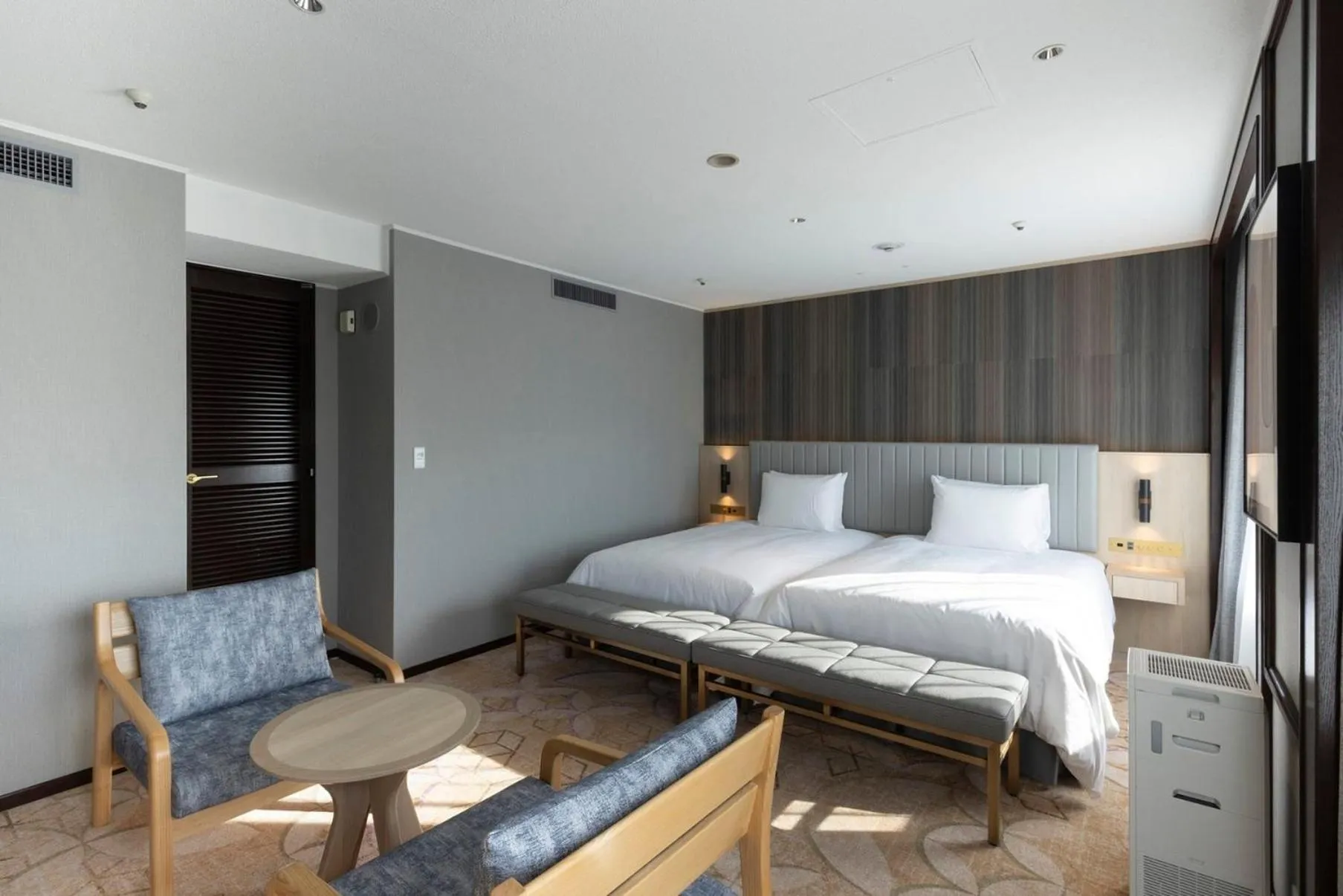 Photo of the whole room, Bed in ANA Crowne Plaza Sapporo by IHG