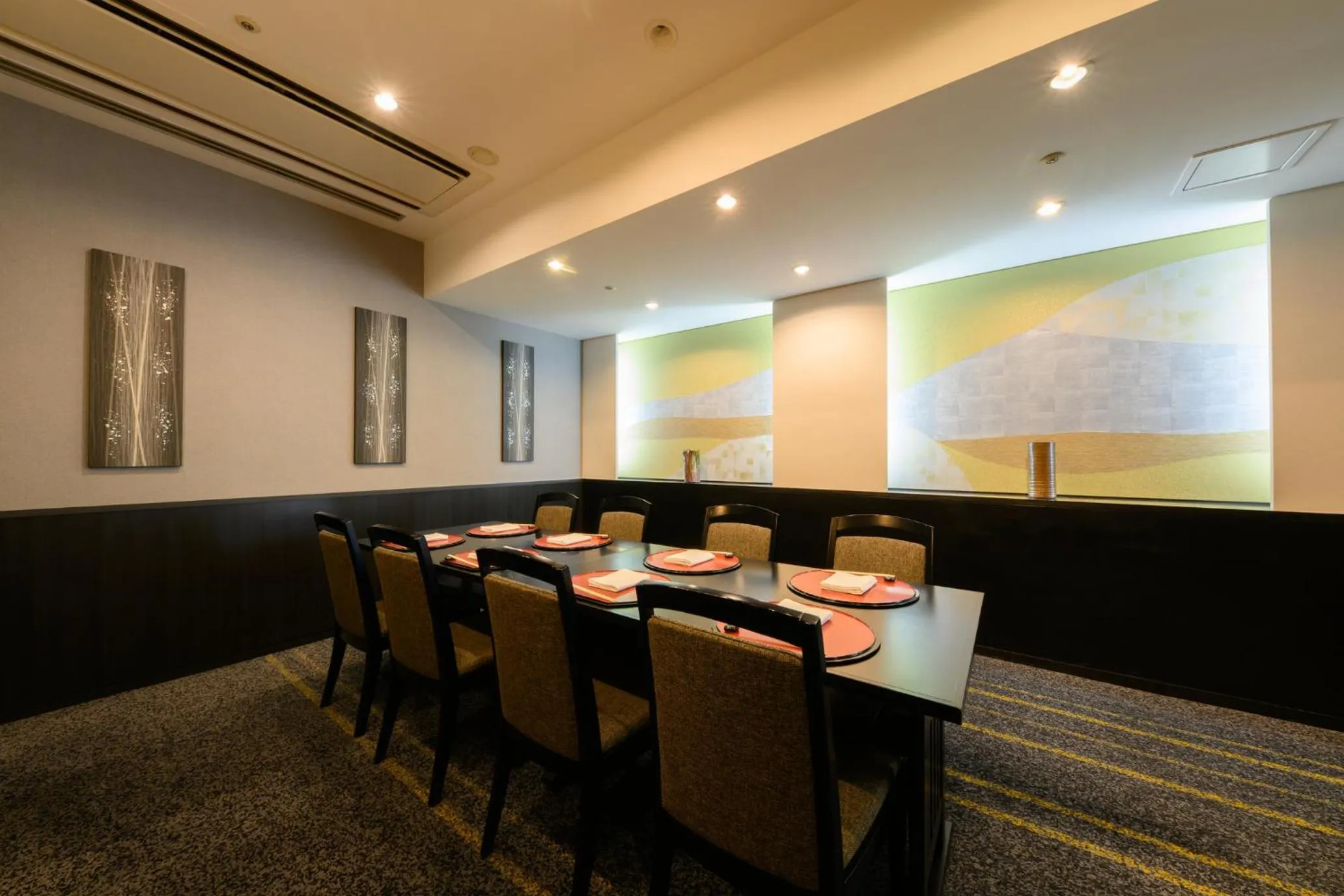 Restaurant/places to eat in ANA Crowne Plaza Sapporo by IHG