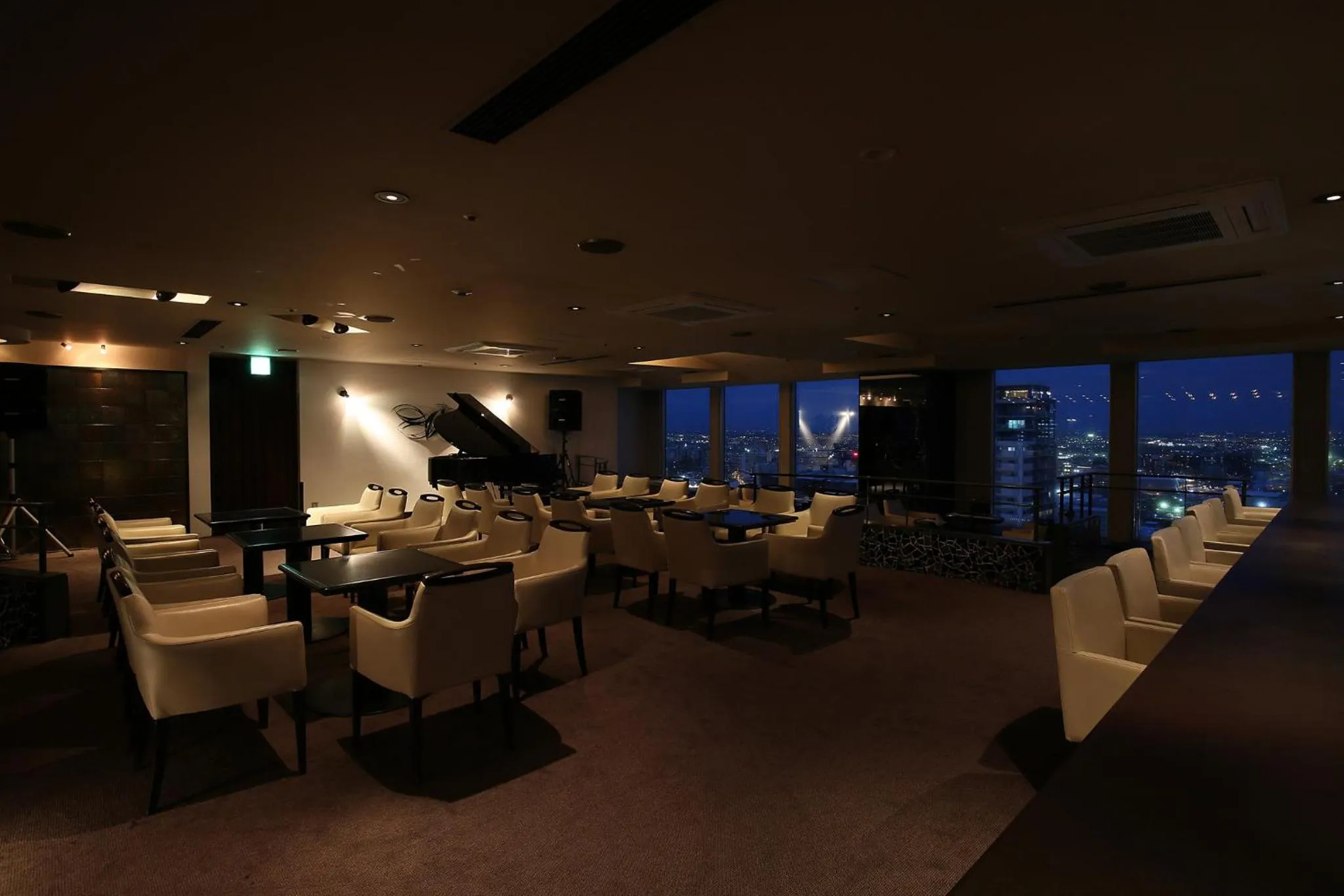 Lounge or bar in ANA Crowne Plaza Sapporo by IHG