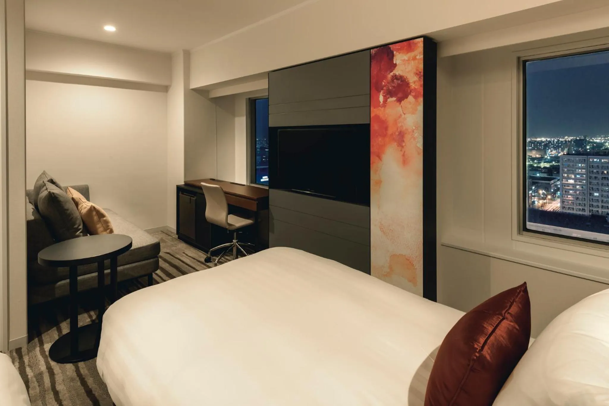 Photo of the whole room, Bed in ANA Crowne Plaza Sapporo by IHG