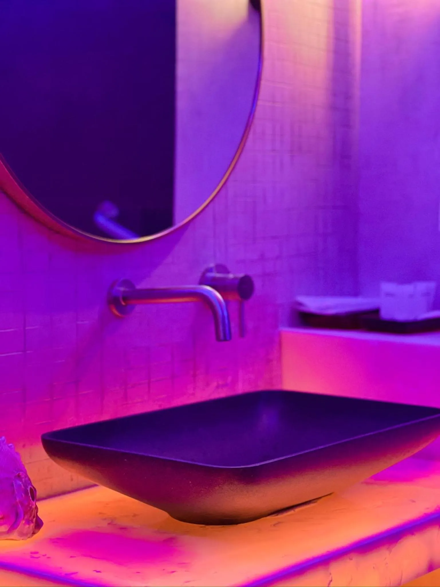 CLOCKWORKORANGE Luxury Suites