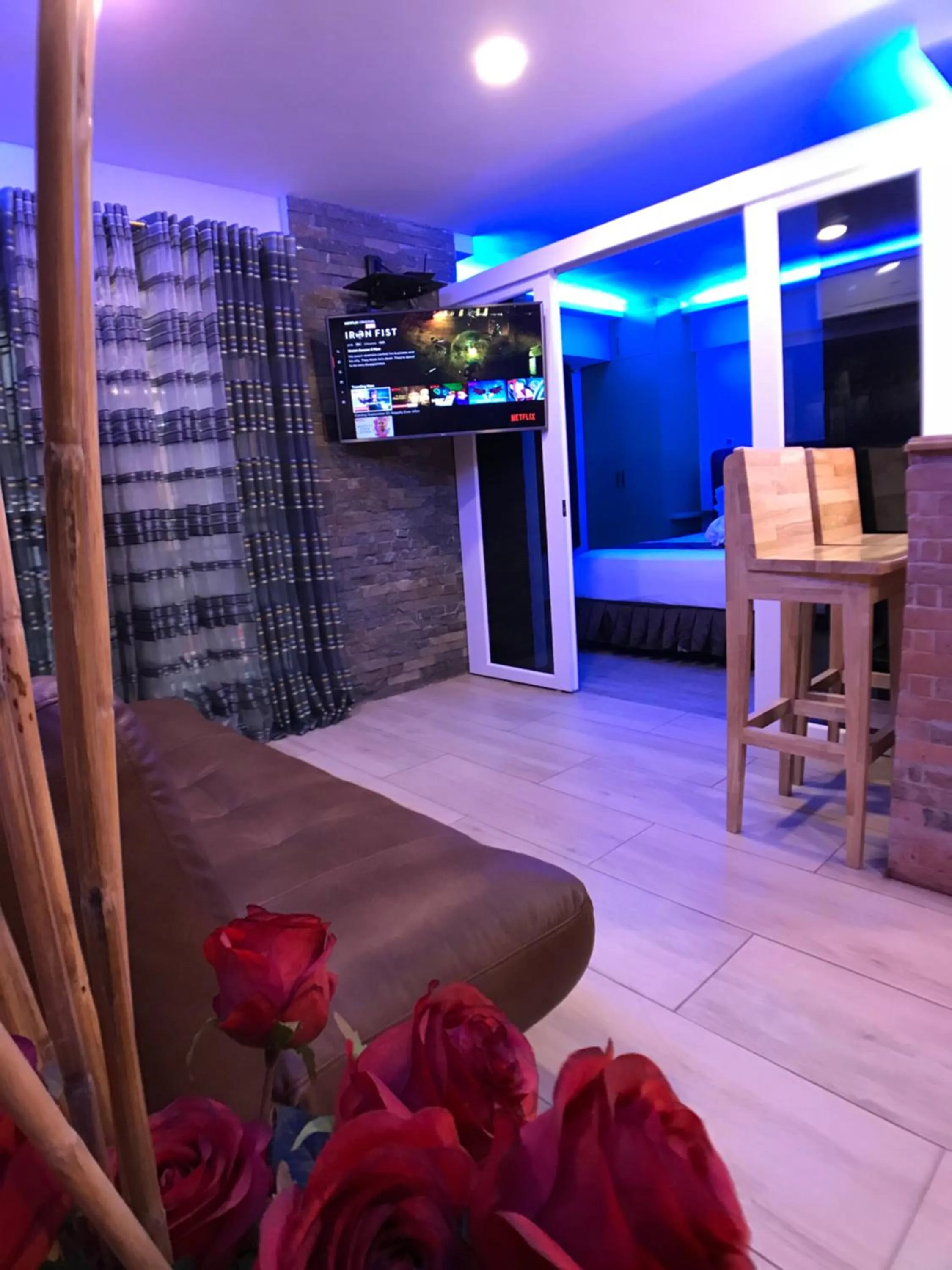 CLOCKWORKORANGE Luxury Suites