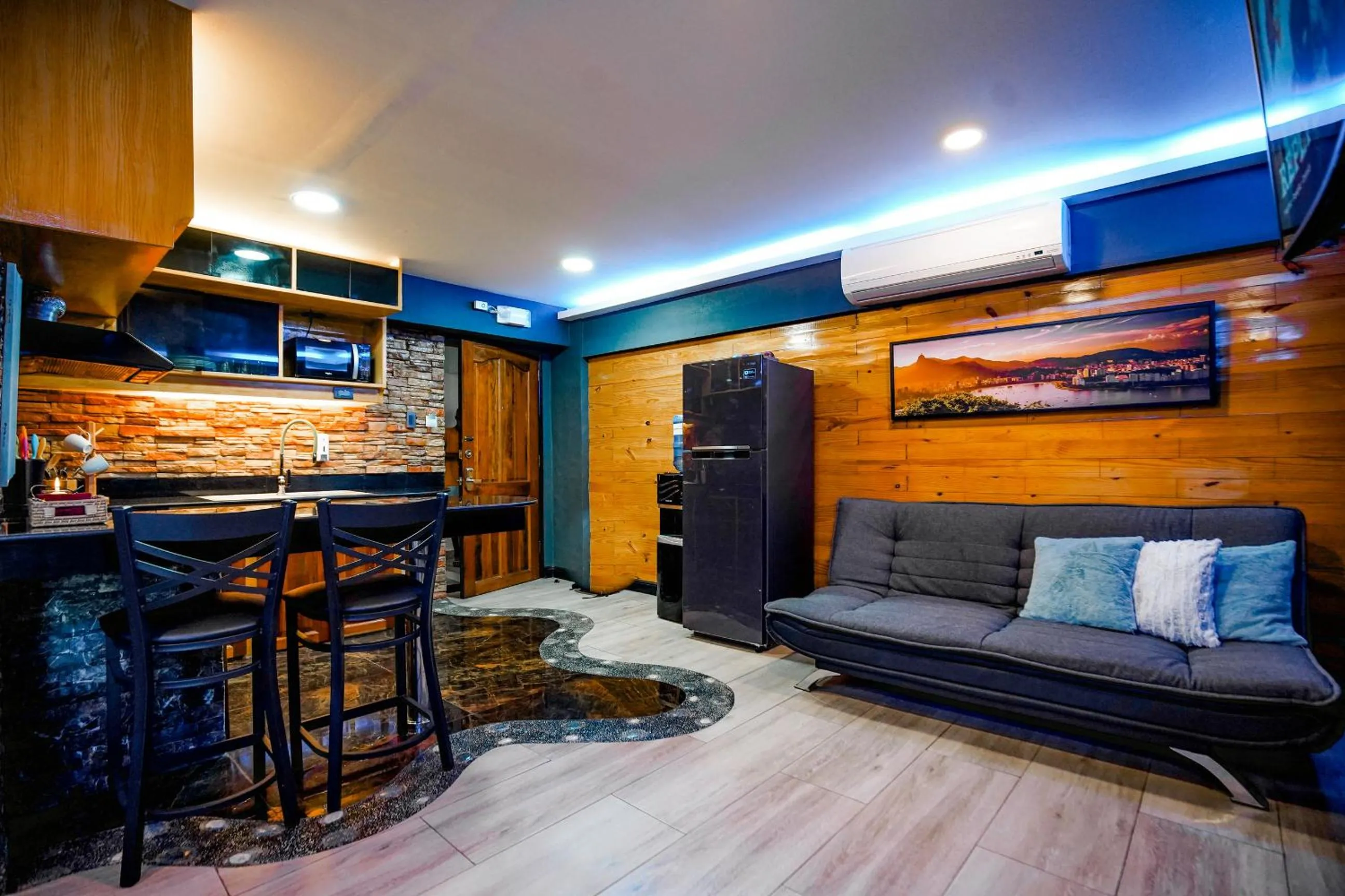 CLOCKWORKORANGE Luxury Suites