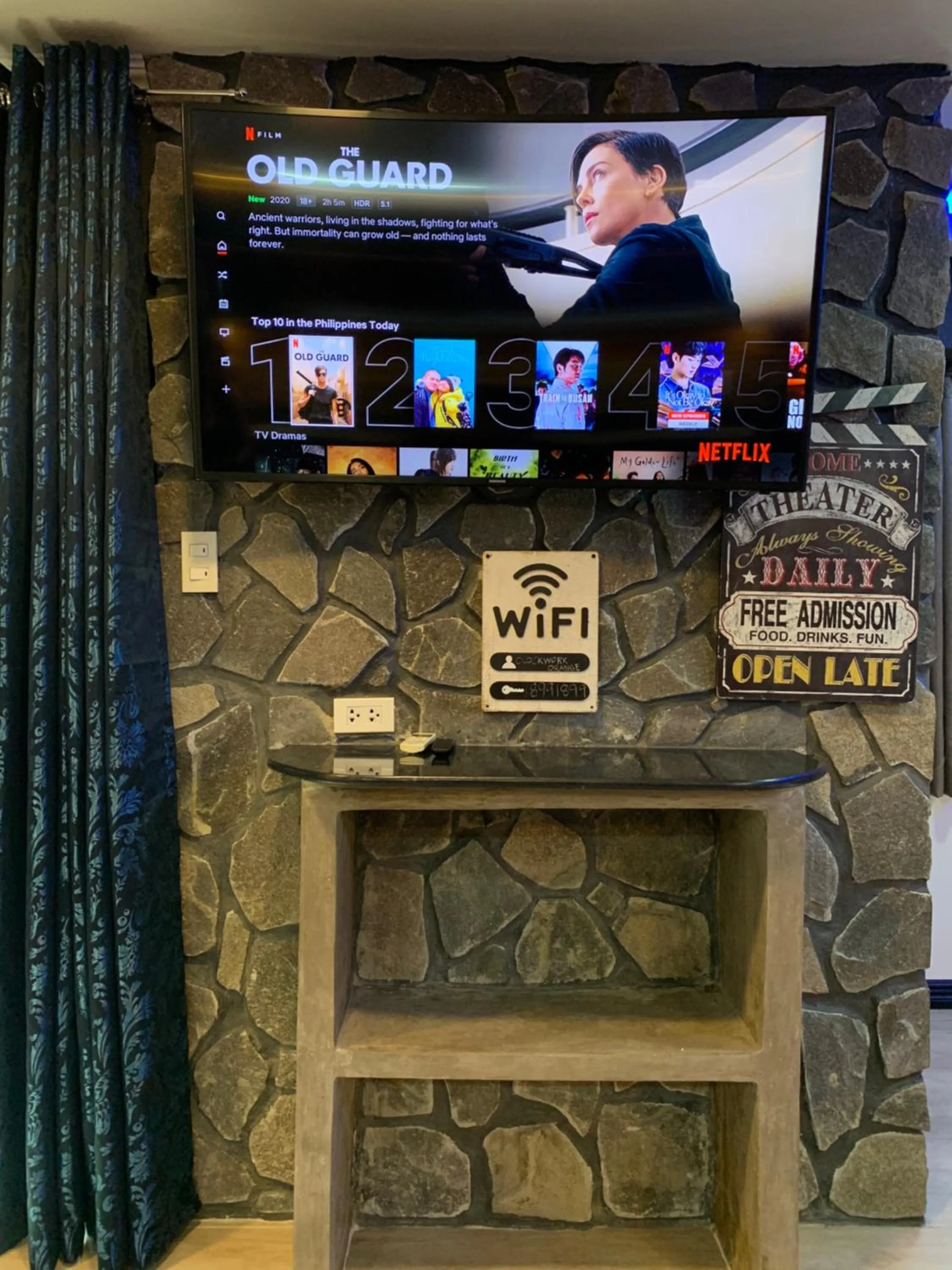 CLOCKWORKORANGE Luxury Suites