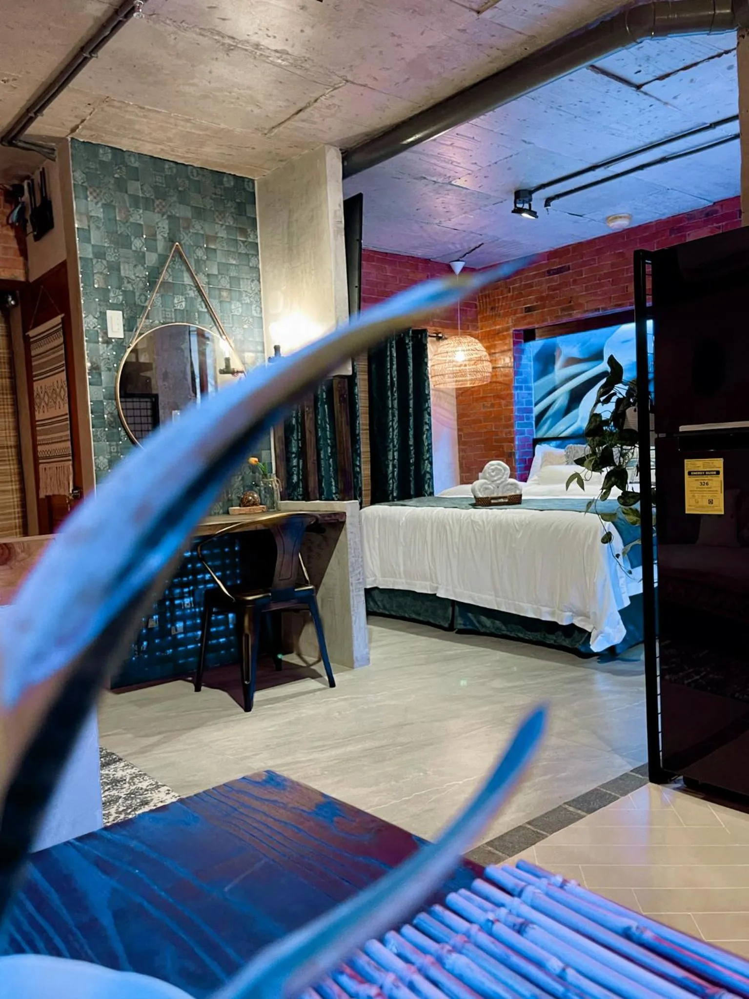 Bed in CLOCKWORKORANGE Luxury Suites