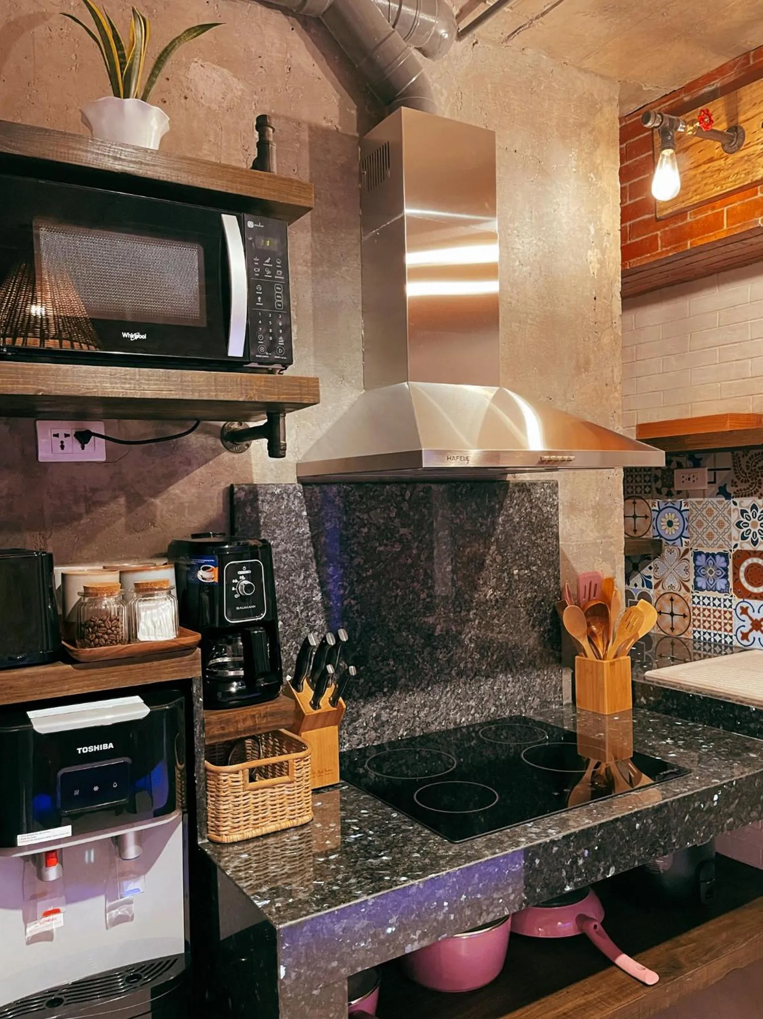 CLOCKWORKORANGE Luxury Suites