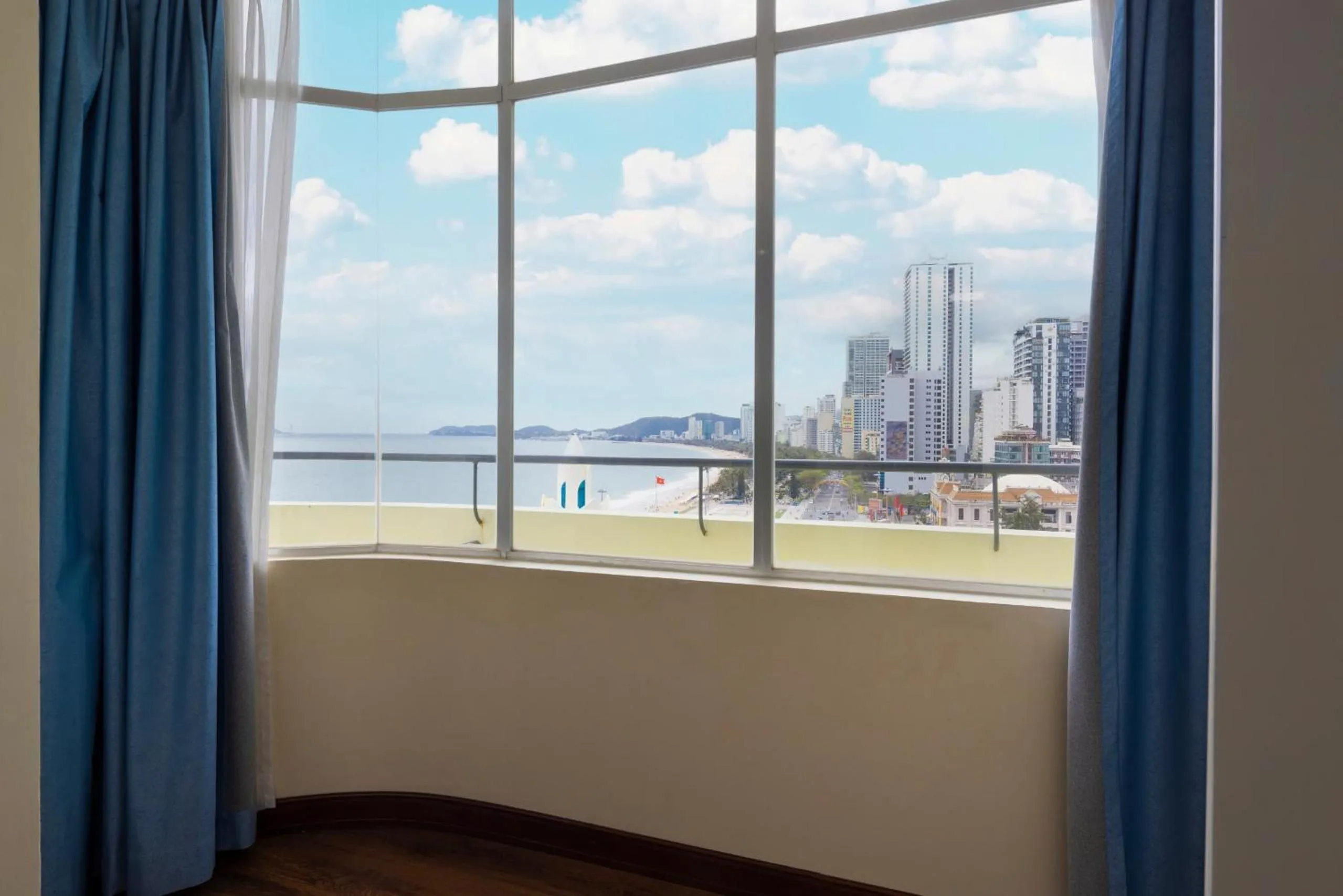 Property building in Nha Trang Lodge Hotel