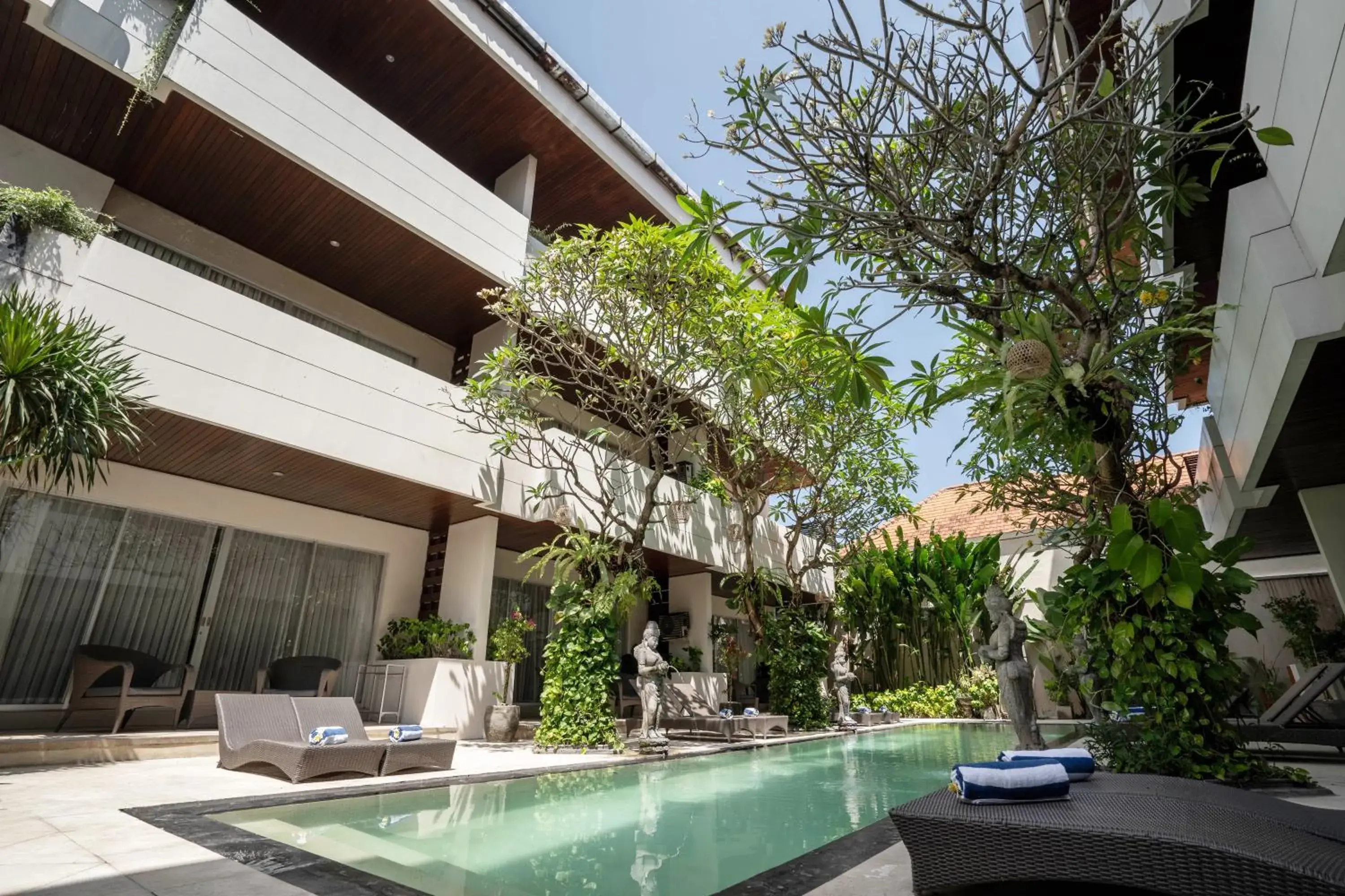 Swiss-Belcourt Sunset Swiss-Belcourt Sunset