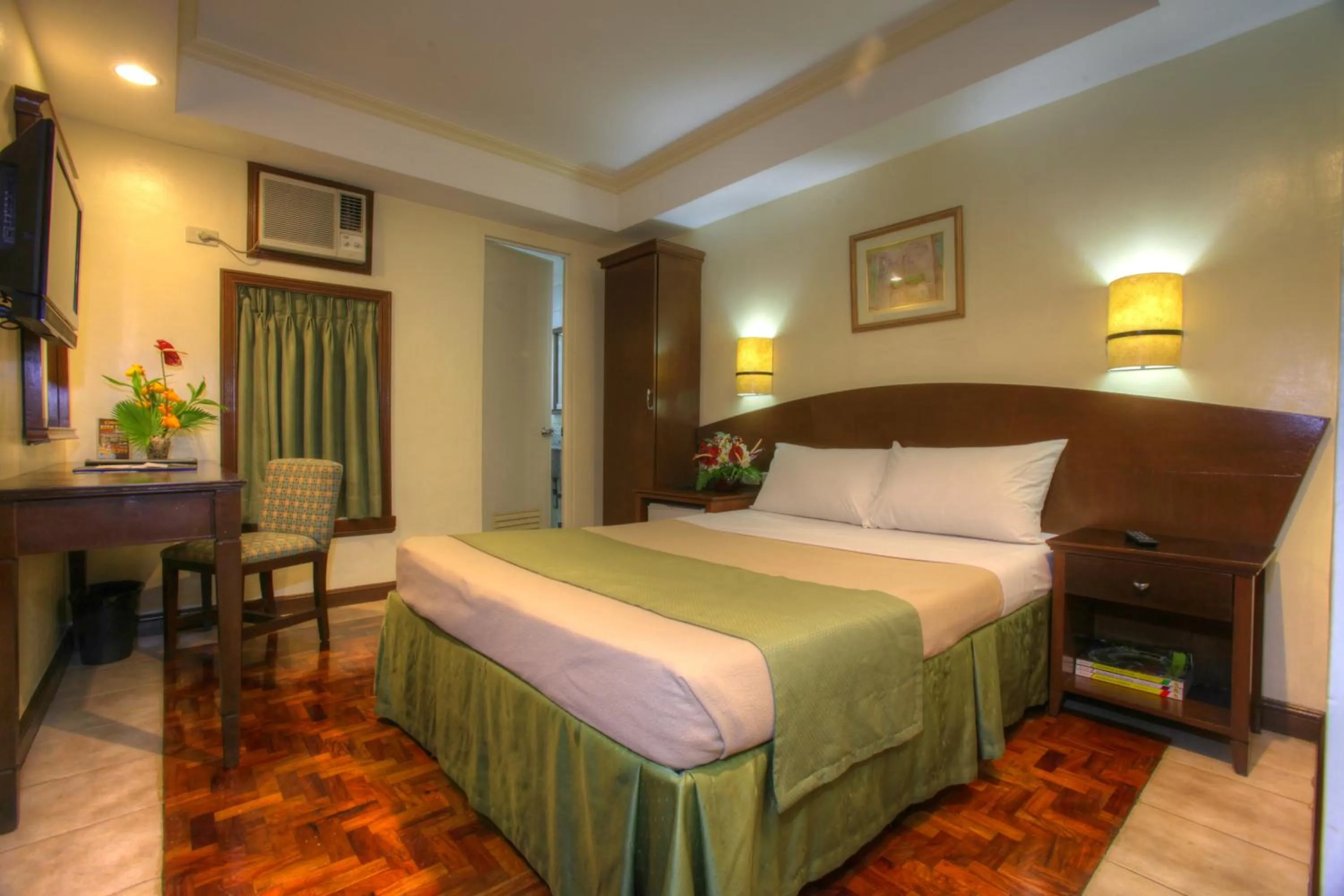 Photo of the whole room, Bed in Fersal Hotel - Manila