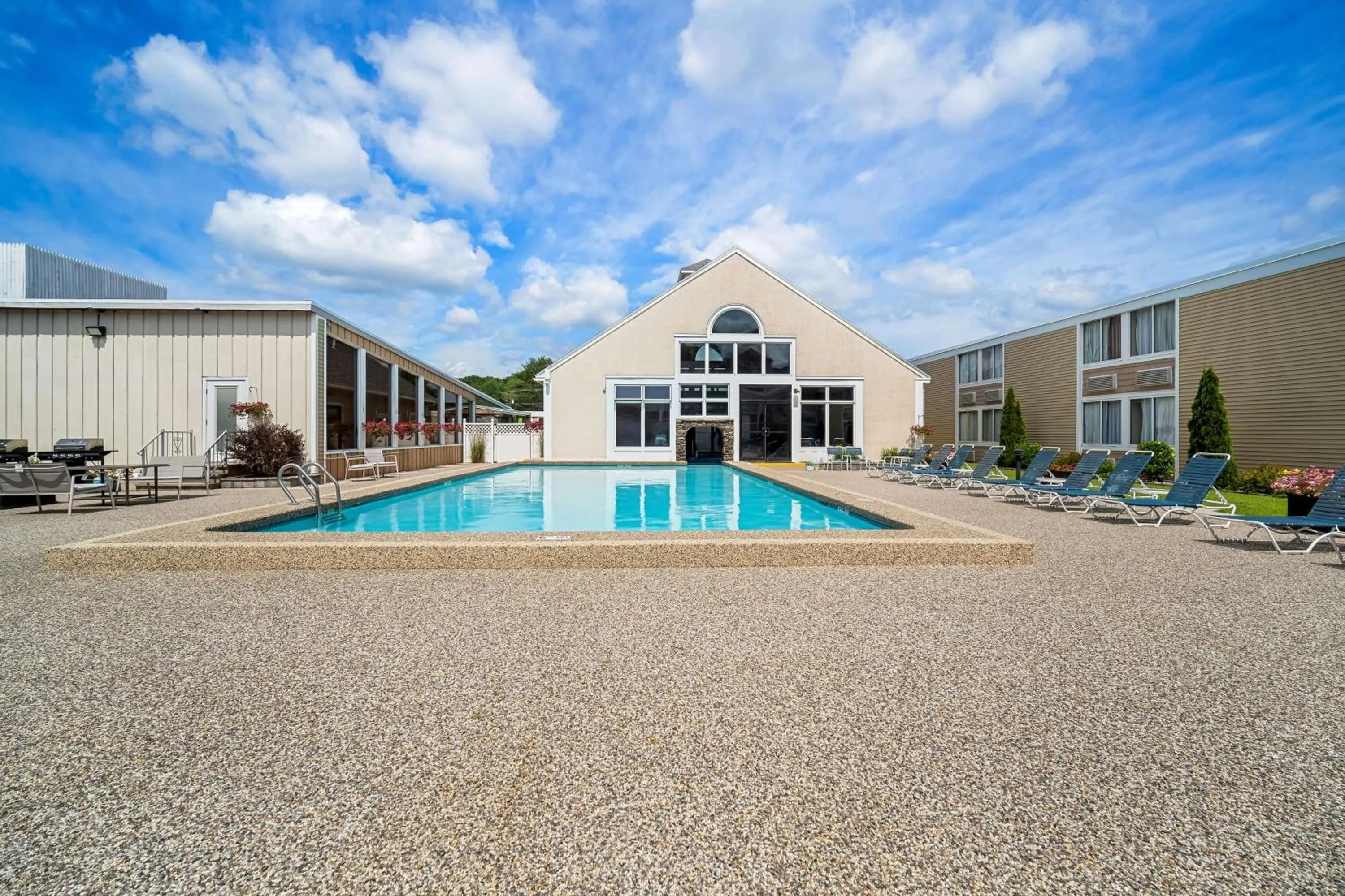 Pool view in Best Western Merry Manor Inn