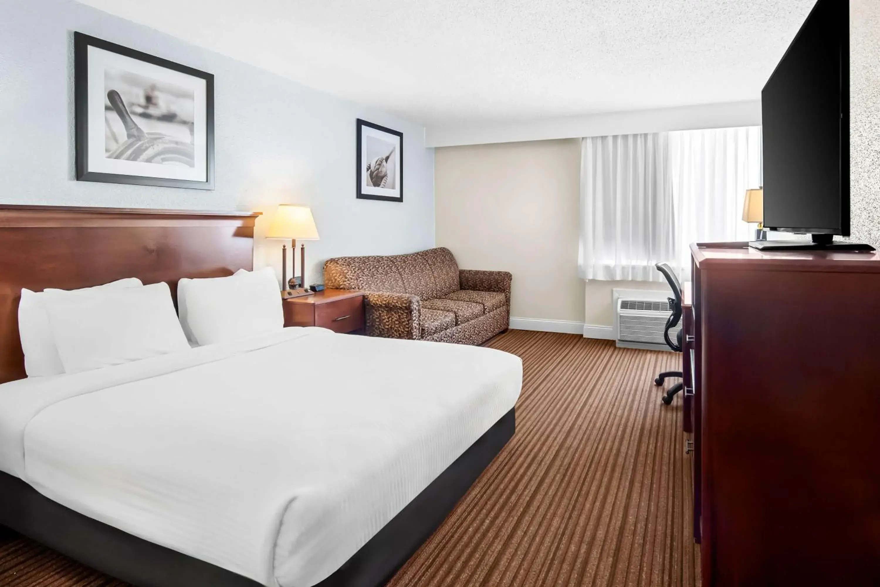 Bedroom, Bed in Best Western Merry Manor Inn Bedroom, Bed in Best Western Merry Manor Inn