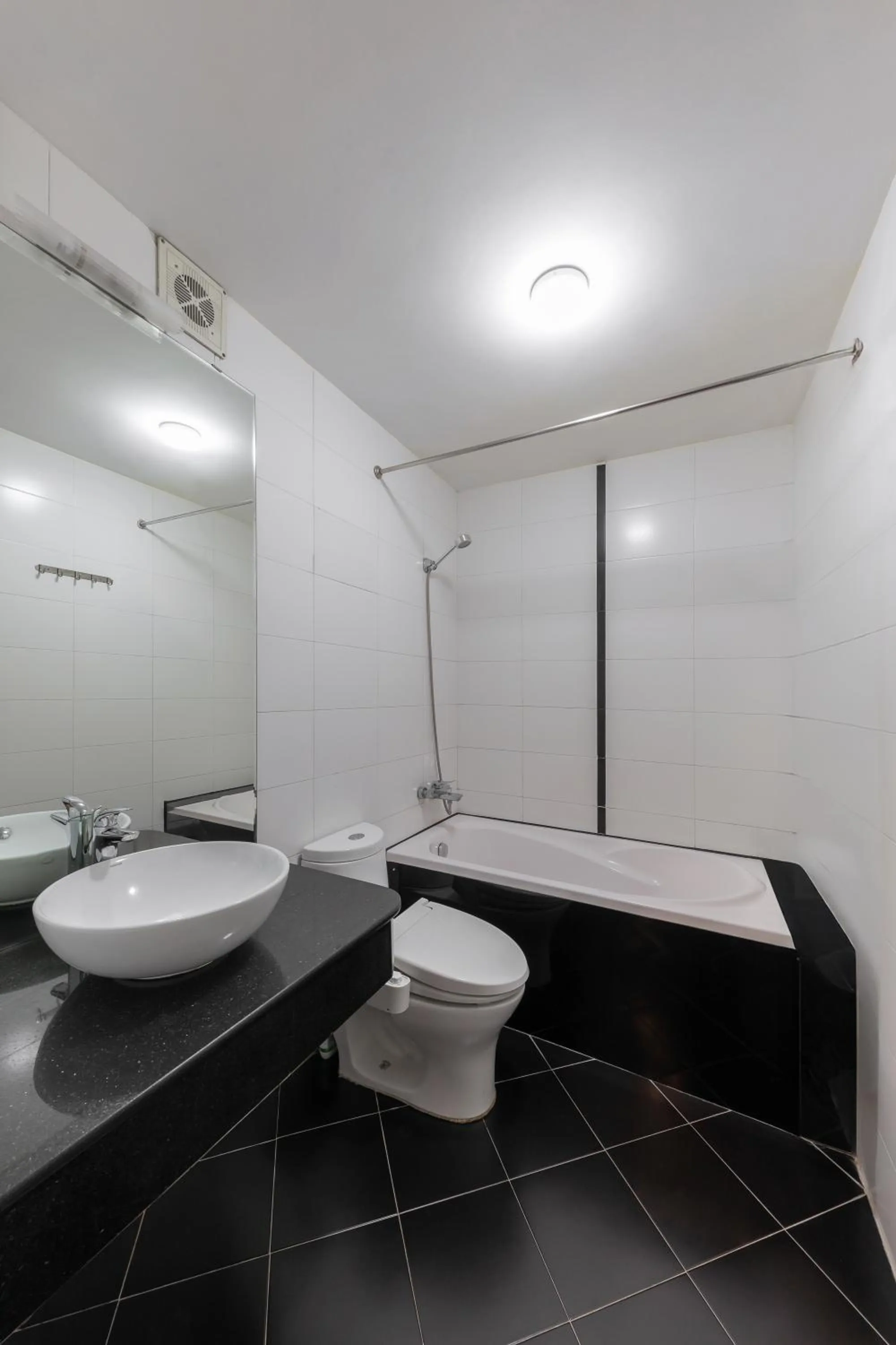 Azumaya Hotel Hai Ba Trung 1