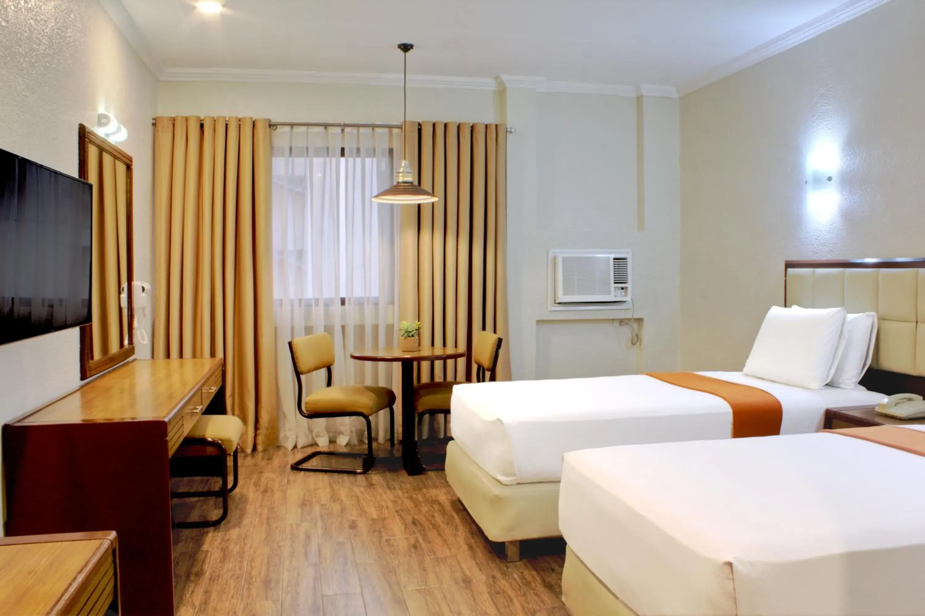 Bed in Rothman Hotel Bed in Rothman Hotel