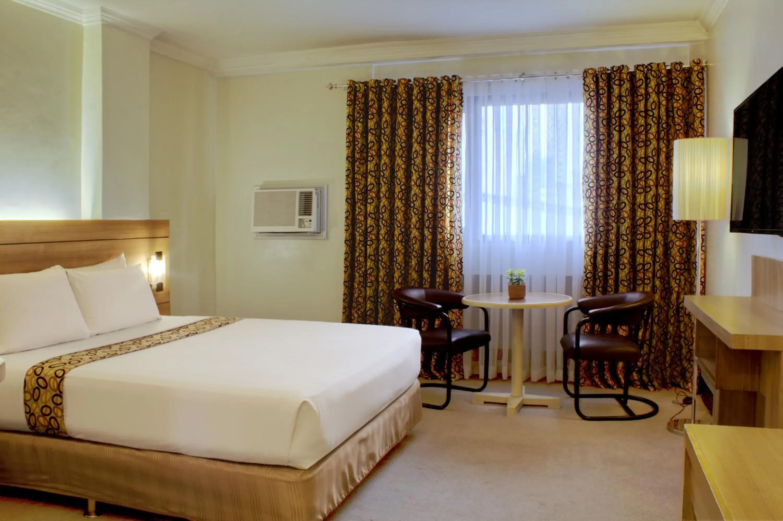 Bed in Rothman Hotel Bed in Rothman Hotel