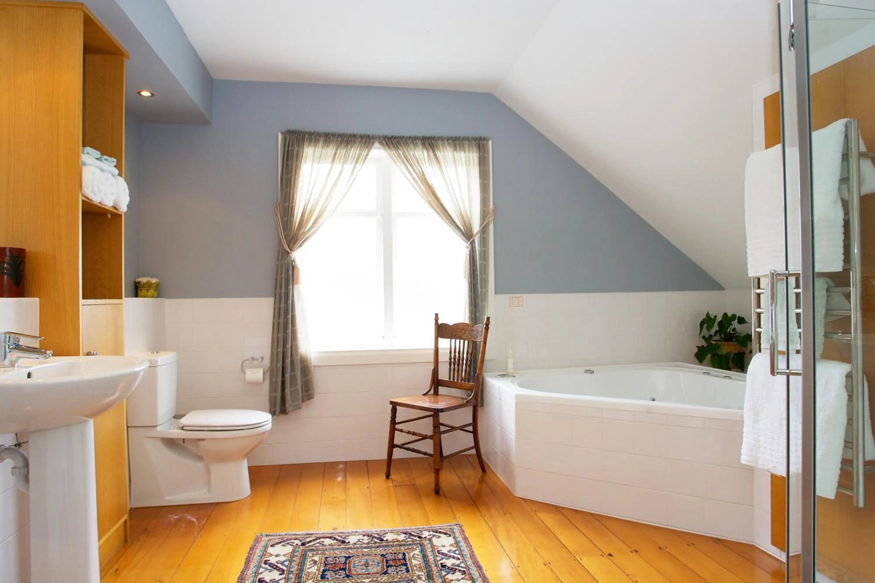 Bathroom in Cobden Garden