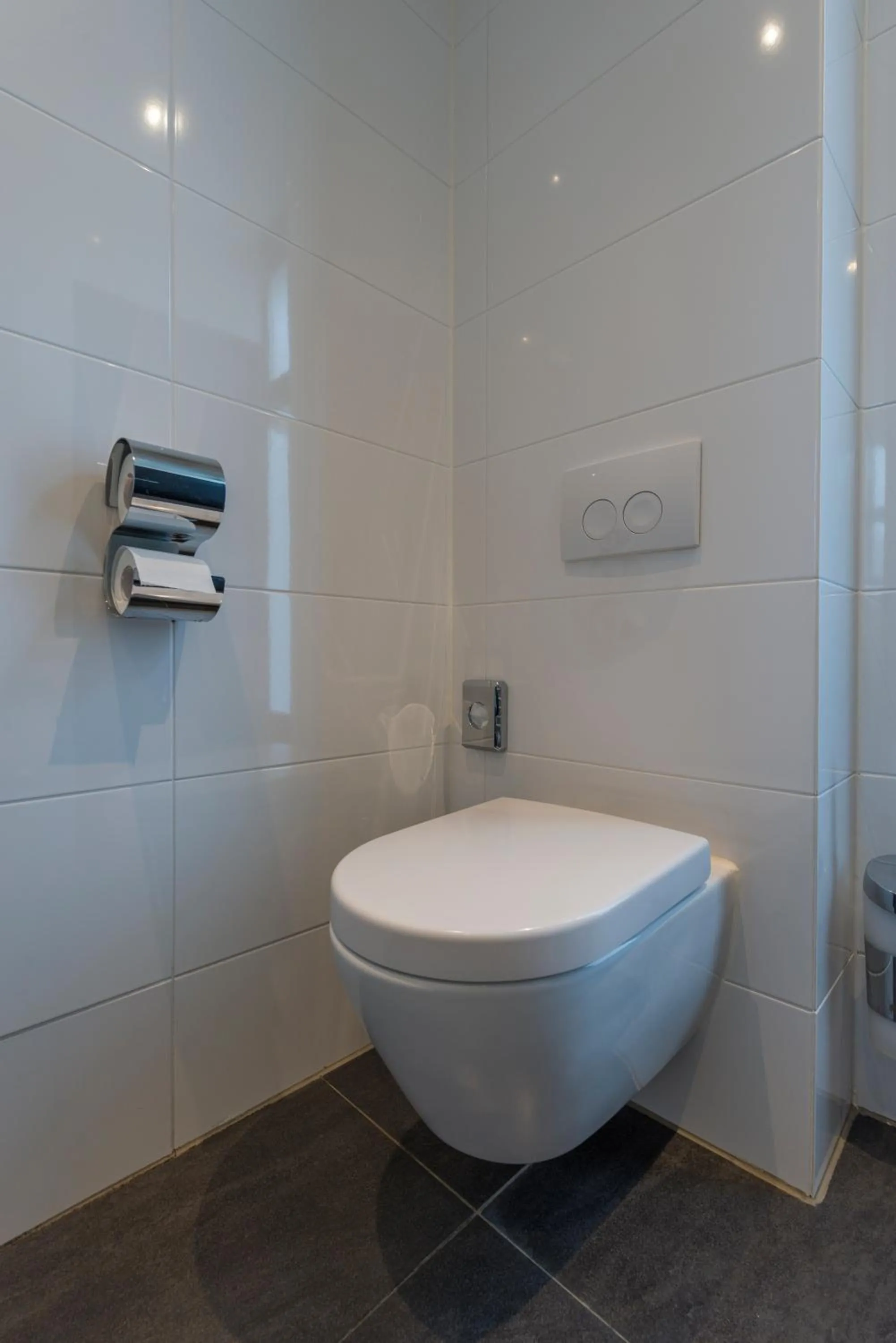 Toilet in Hotel Sutor