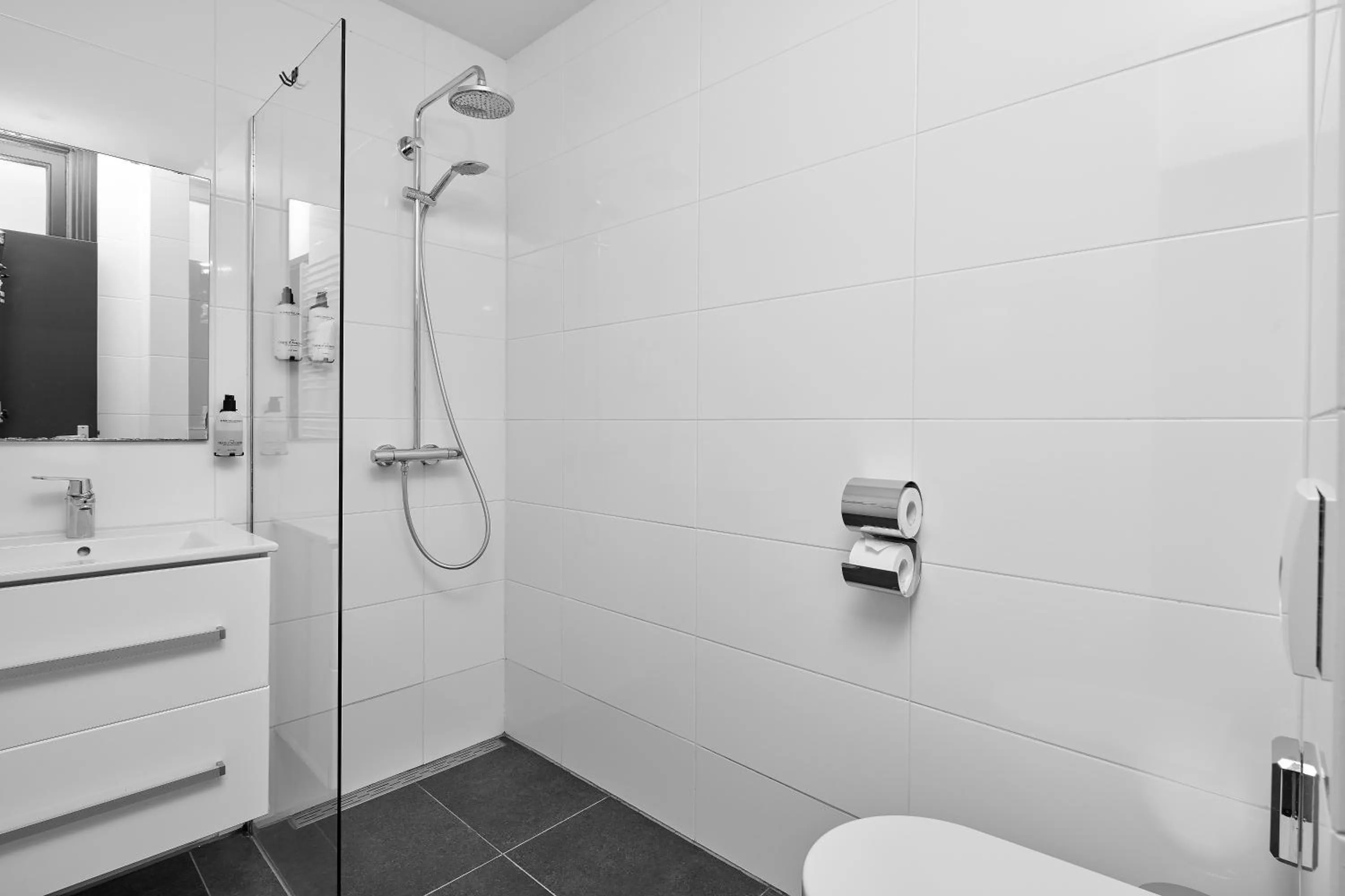 Shower in Hotel Sutor