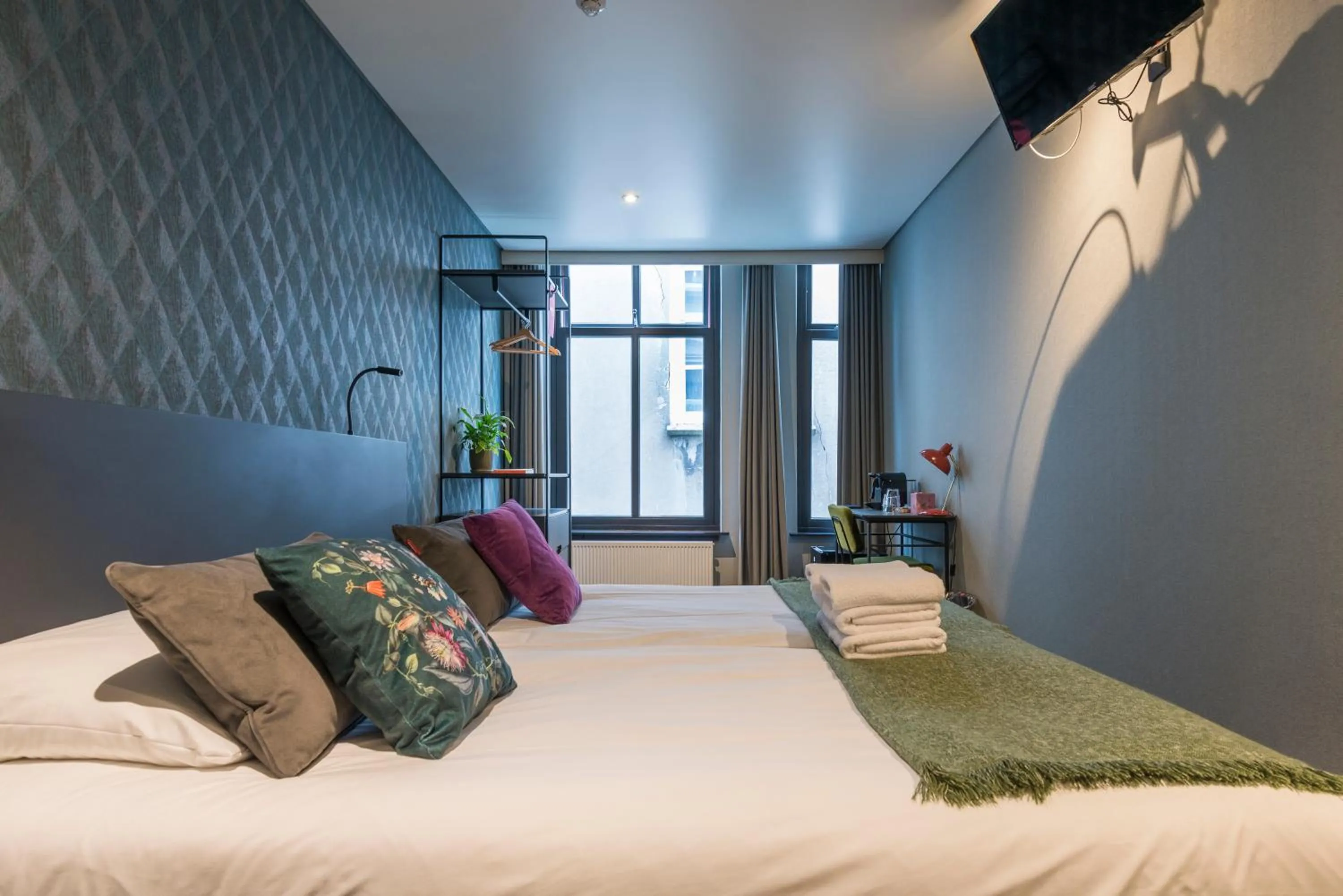 TV and multimedia, Bed in Hotel Sutor