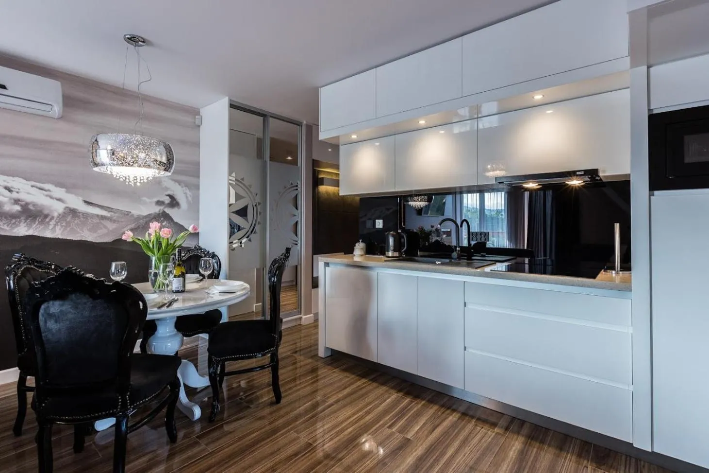 Kitchen or kitchenette in Aparthotel Góralski Spa & Restaurant