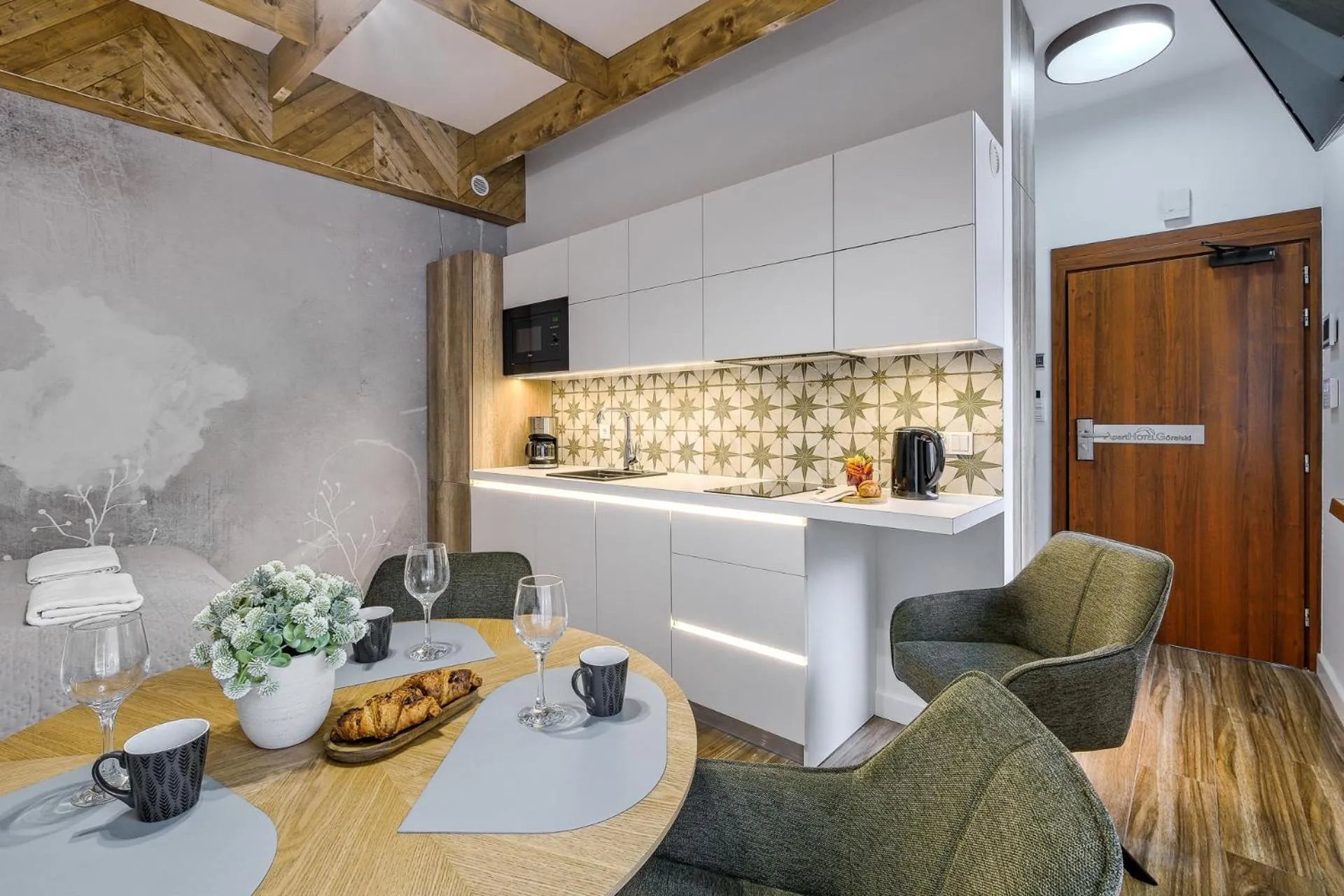 Kitchen or kitchenette in Aparthotel Góralski Spa & Restaurant