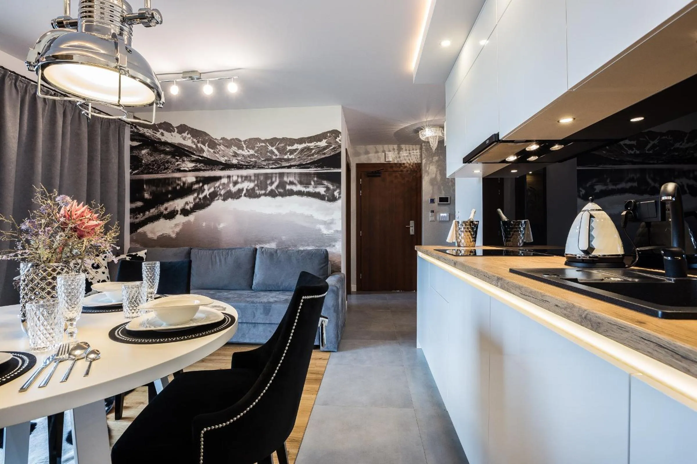 Kitchen or kitchenette in Aparthotel Góralski Spa & Restaurant