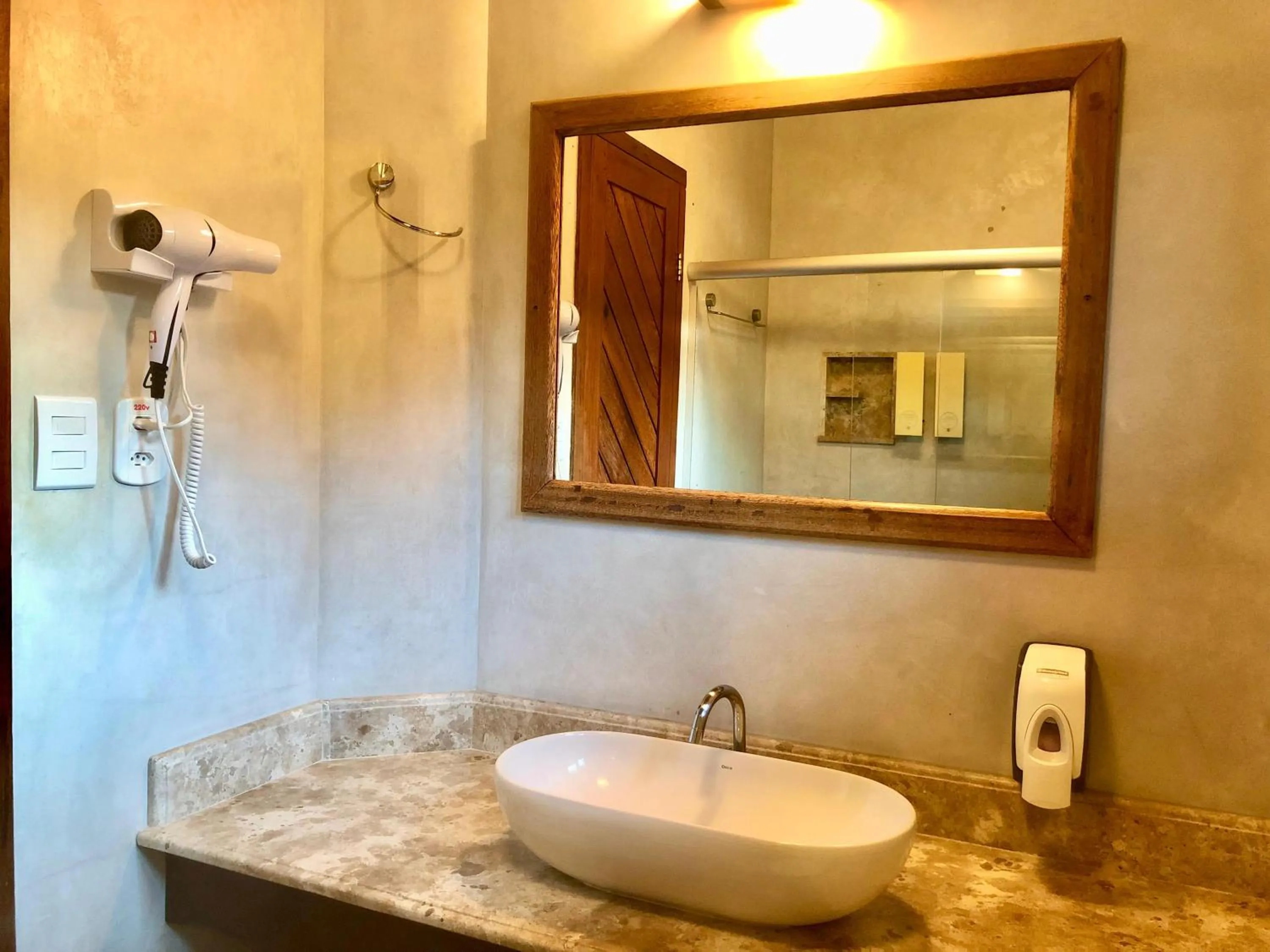 Bathroom in Ecoporan Hotel Charme Spa & Eventos