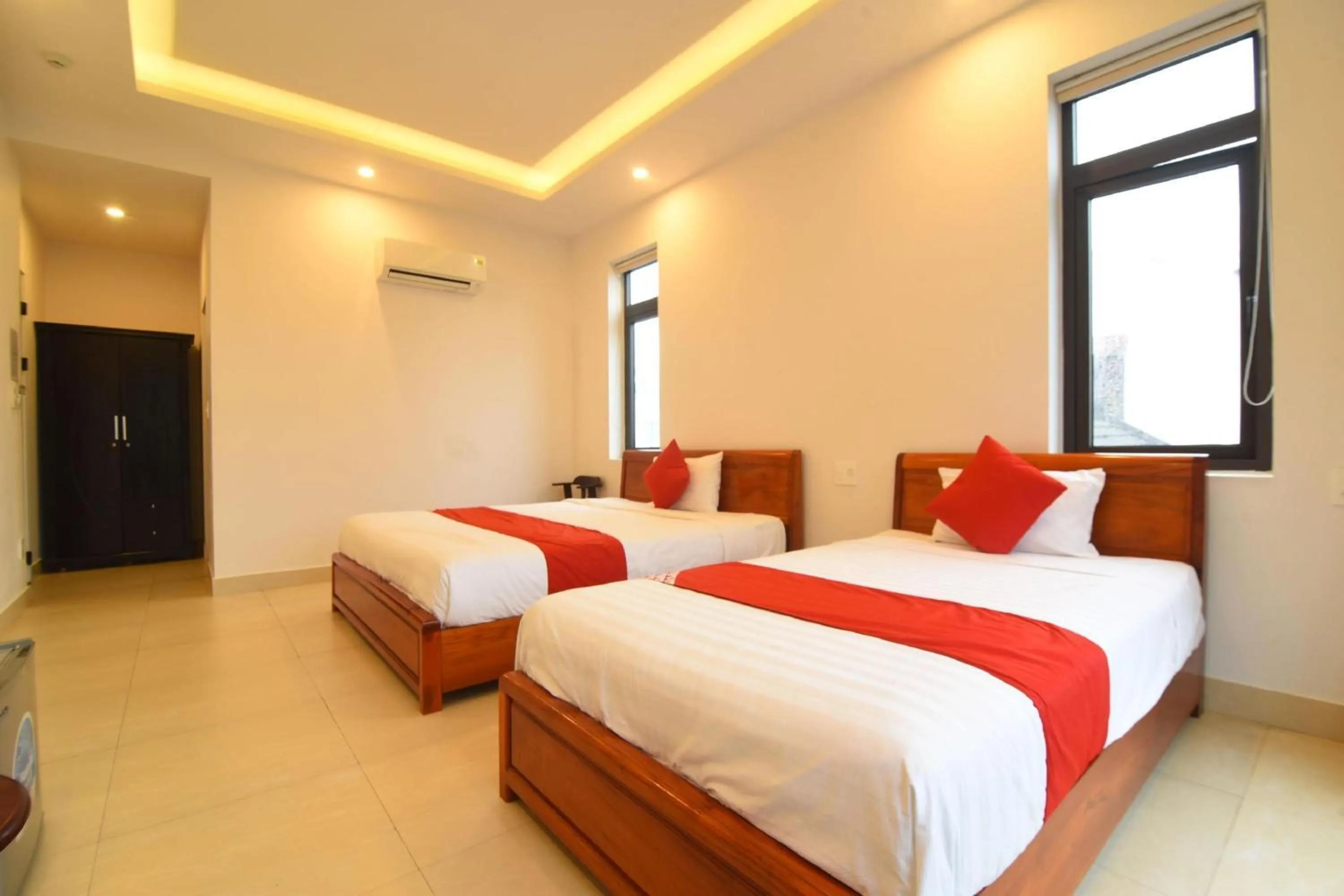 Photo of the whole room, Bed in OYO 473 Suburban Villa