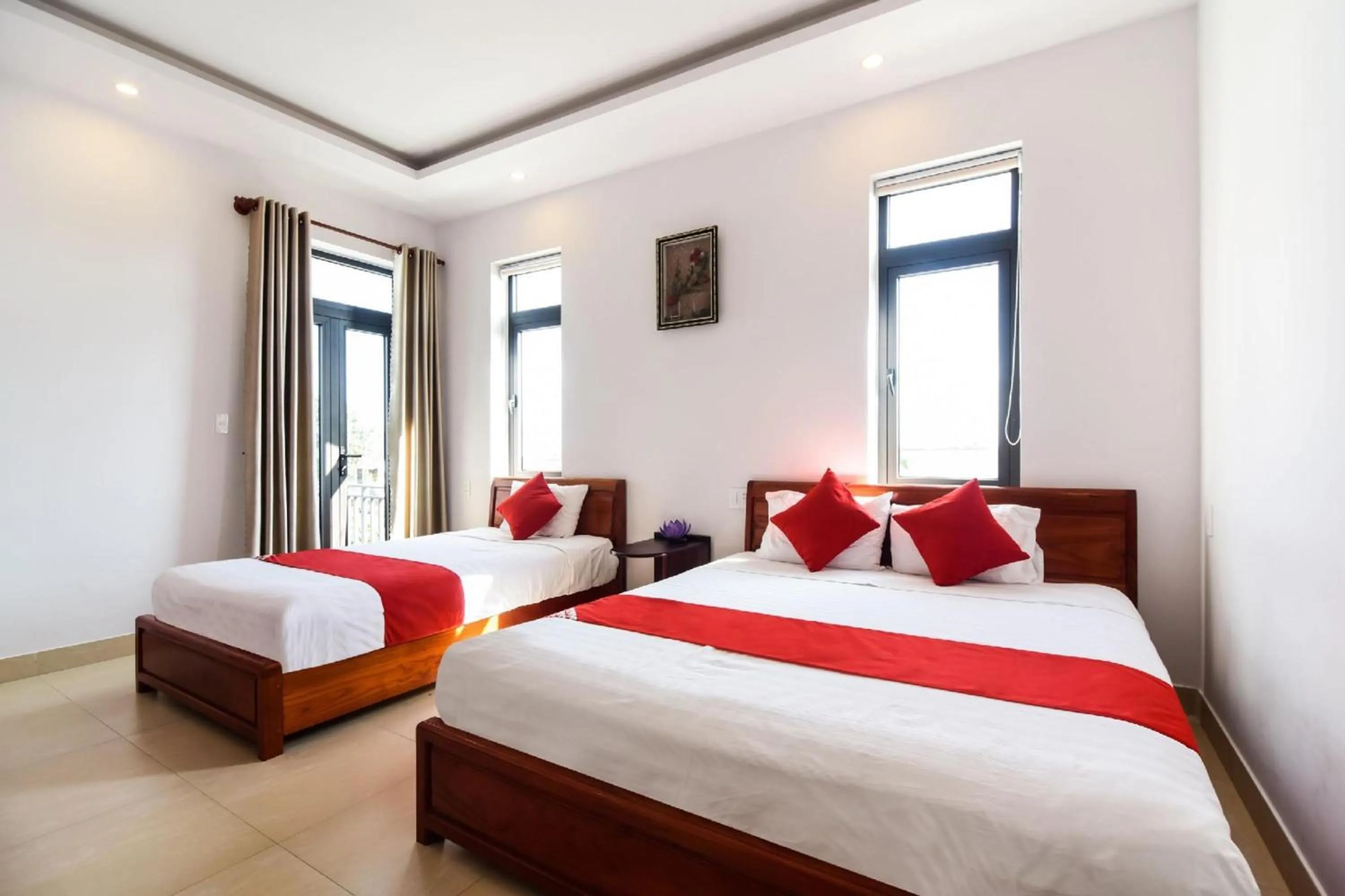 Photo of the whole room, Bed in OYO 473 Suburban Villa